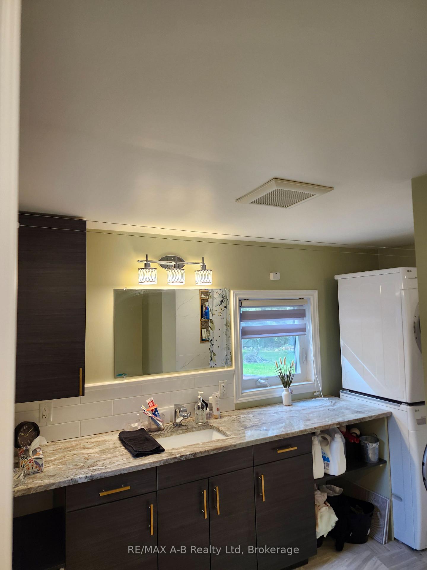 Photo 17 of 195 Cedar Road, Perth East, Crystal Lake — HOMEH