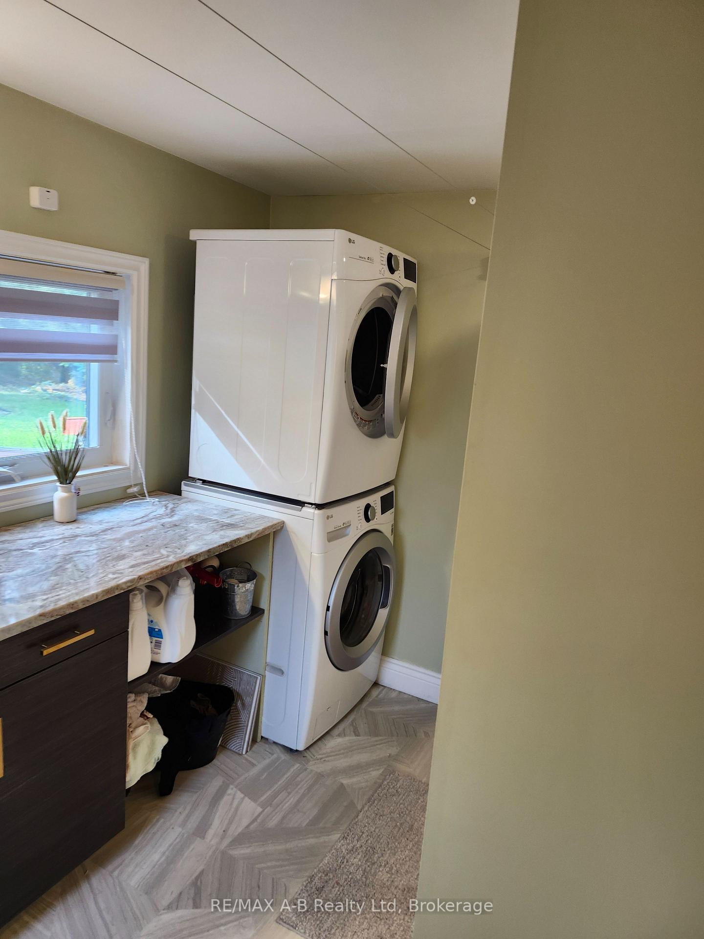 Photo 18 of 195 Cedar Road, Perth East, Crystal Lake — HOMEH
