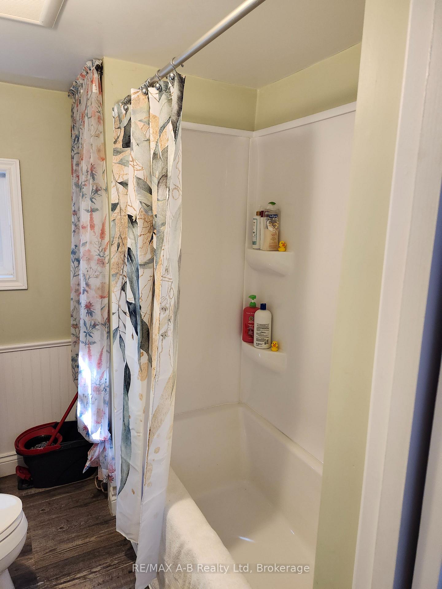 Photo 27 of 195 Cedar Road, Perth East, Crystal Lake — HOMEH