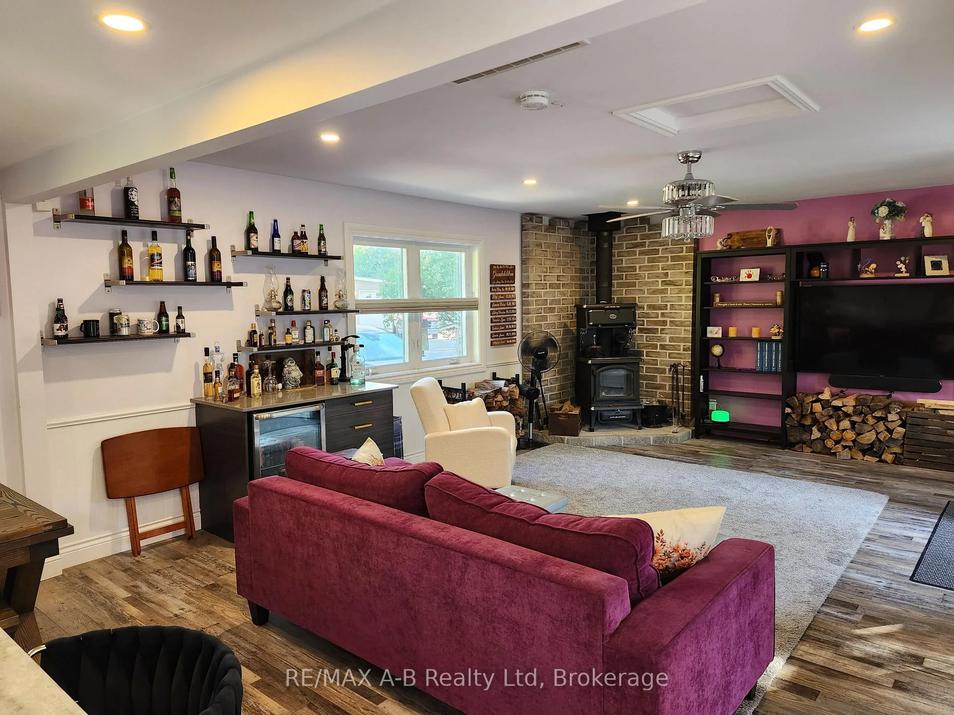 Photo 24 of 195 Cedar Road, Perth East, Crystal Lake — HOMEH