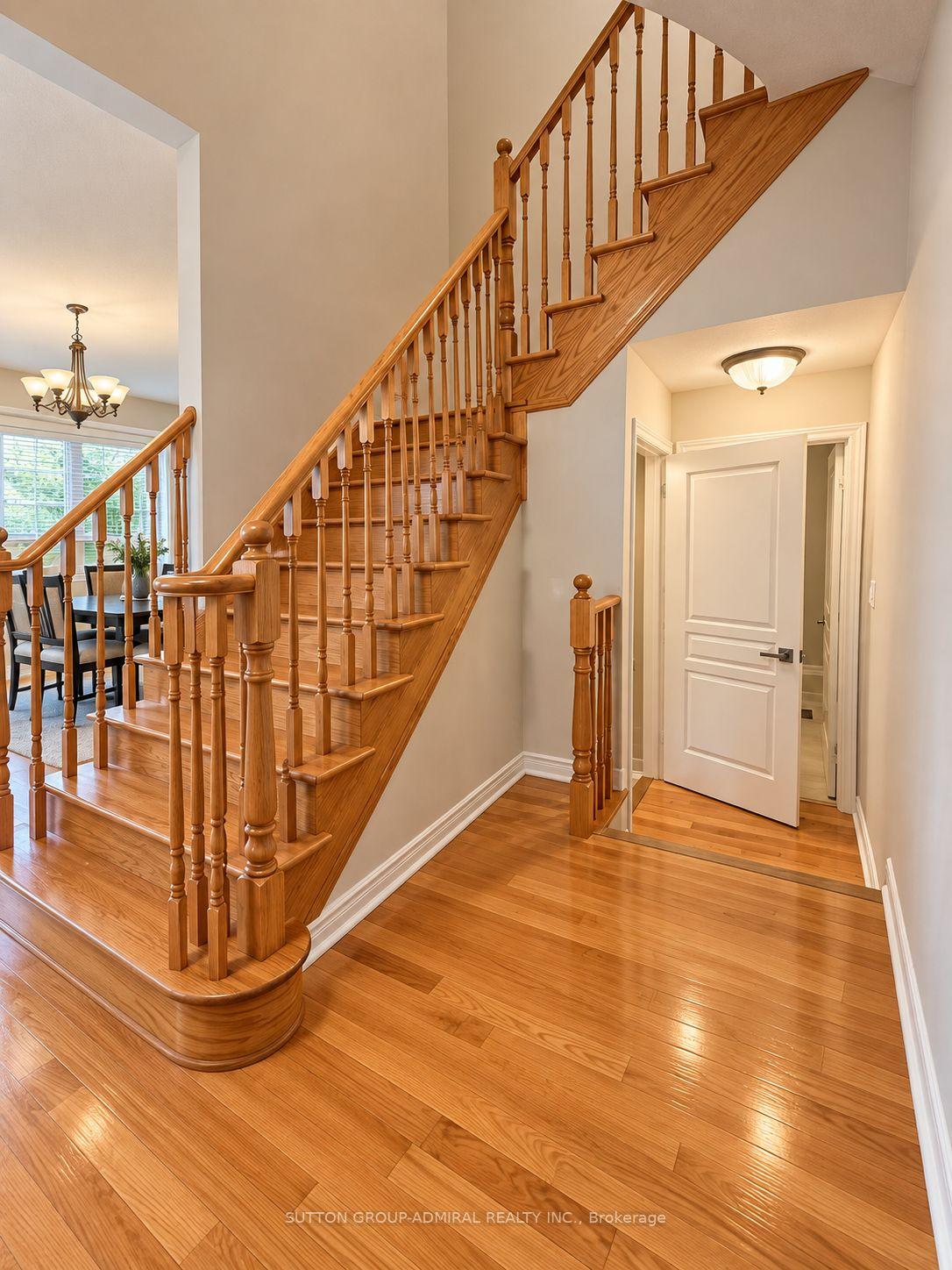 Photo 17 of 2323 Falling Green Drive, Oakville, Westmount — HOMEH
