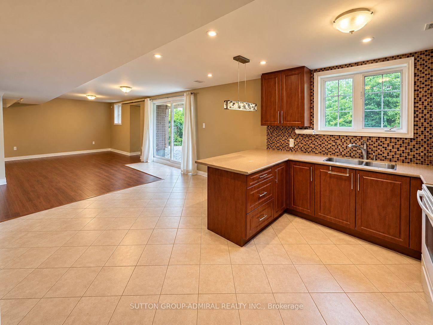 Photo 33 of 2323 Falling Green Drive, Oakville, Westmount — HOMEH
