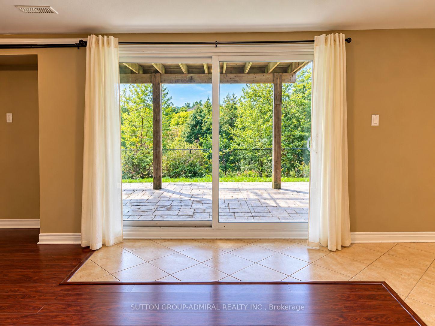 Photo 35 of 2323 Falling Green Drive, Oakville, Westmount — HOMEH