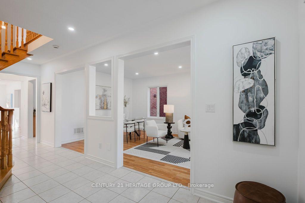 Photo 10 of 17 Wildmoor Street, Markham, Cornell — HOMEH