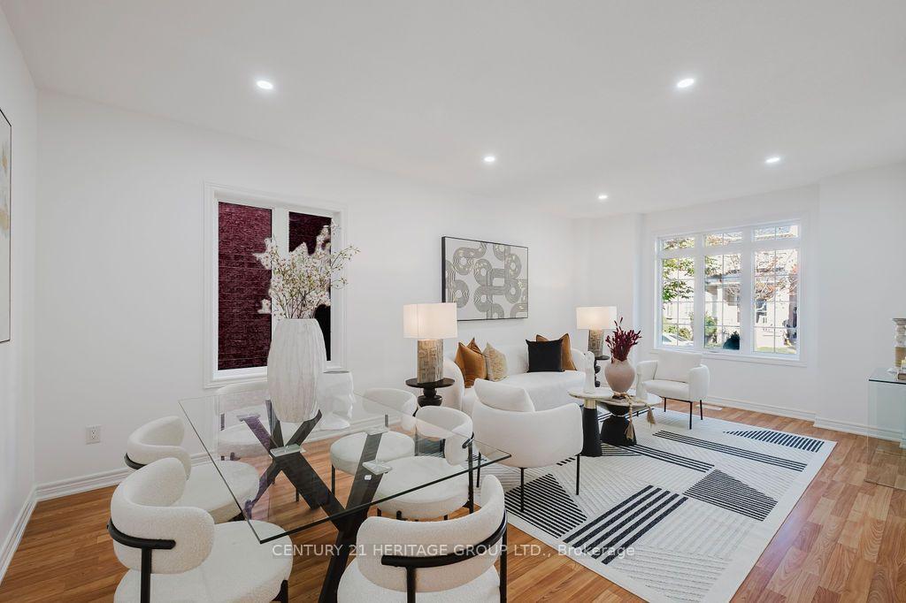 Photo 11 of 17 Wildmoor Street, Markham, Cornell — HOMEH