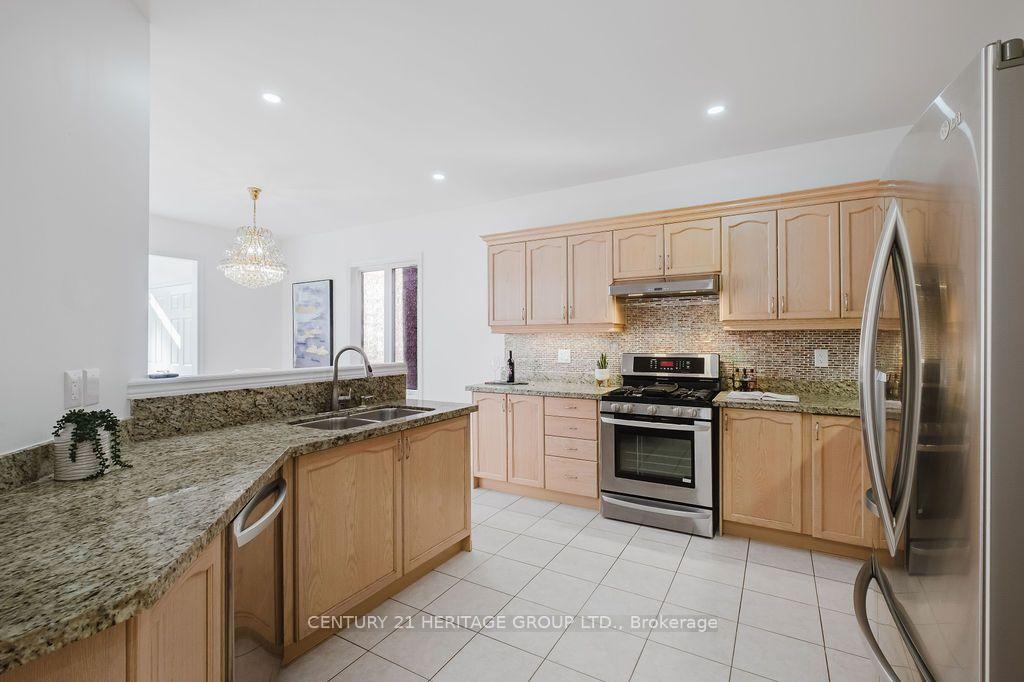 Photo 16 of 17 Wildmoor Street, Markham, Cornell — HOMEH
