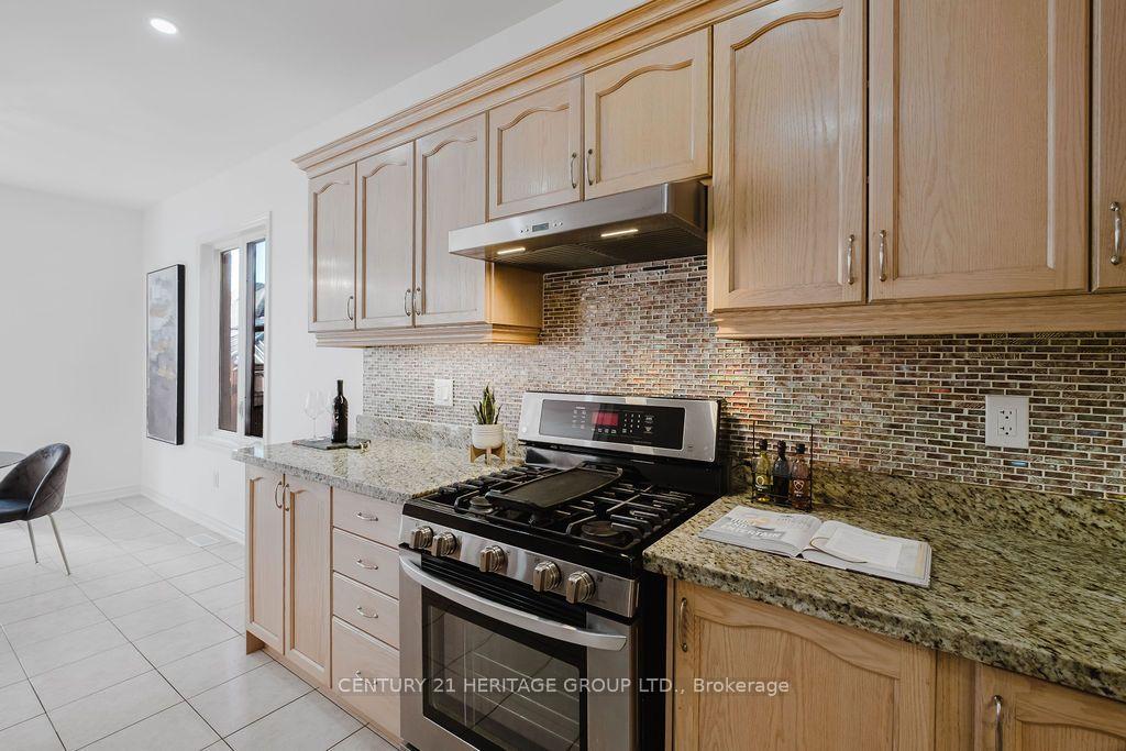Photo 20 of 17 Wildmoor Street, Markham, Cornell — HOMEH
