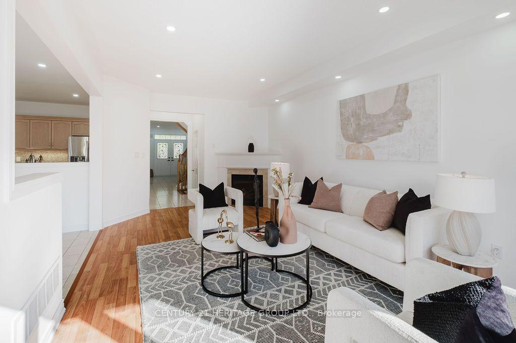 Photo 25 of 17 Wildmoor Street, Markham, Cornell — HOMEH