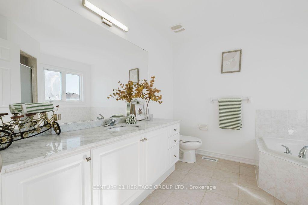 Photo 39 of 17 Wildmoor Street, Markham, Cornell — HOMEH