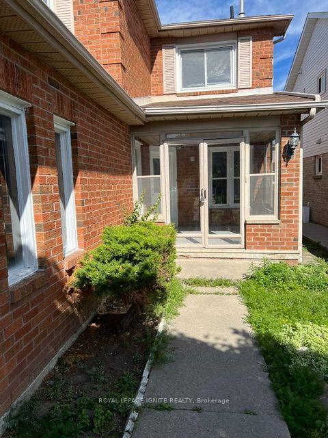 Front of 62 Woodside Court