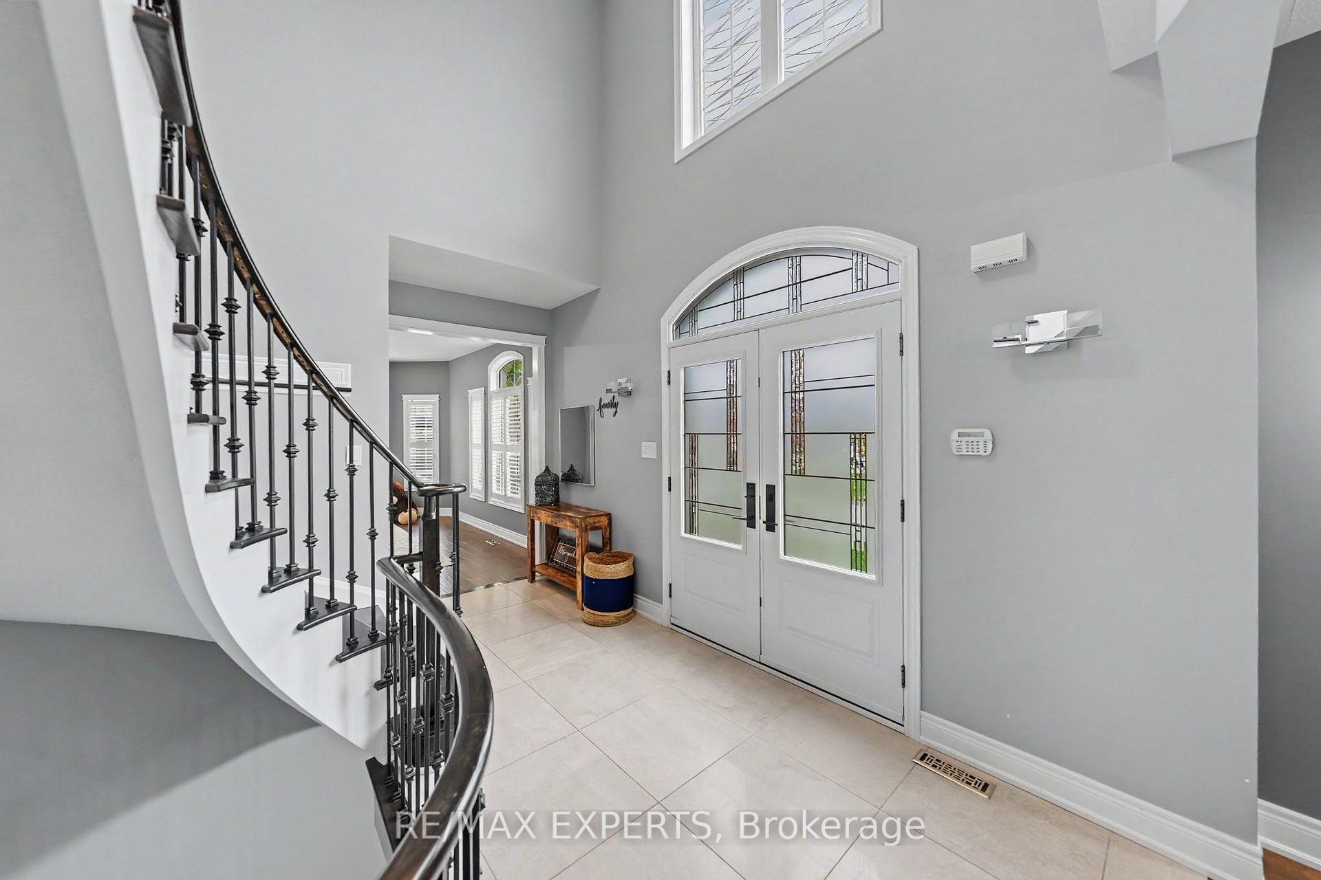Photo 7 of 2 Ironhorse Crescent, Caledon, Bolton West — HOMEH