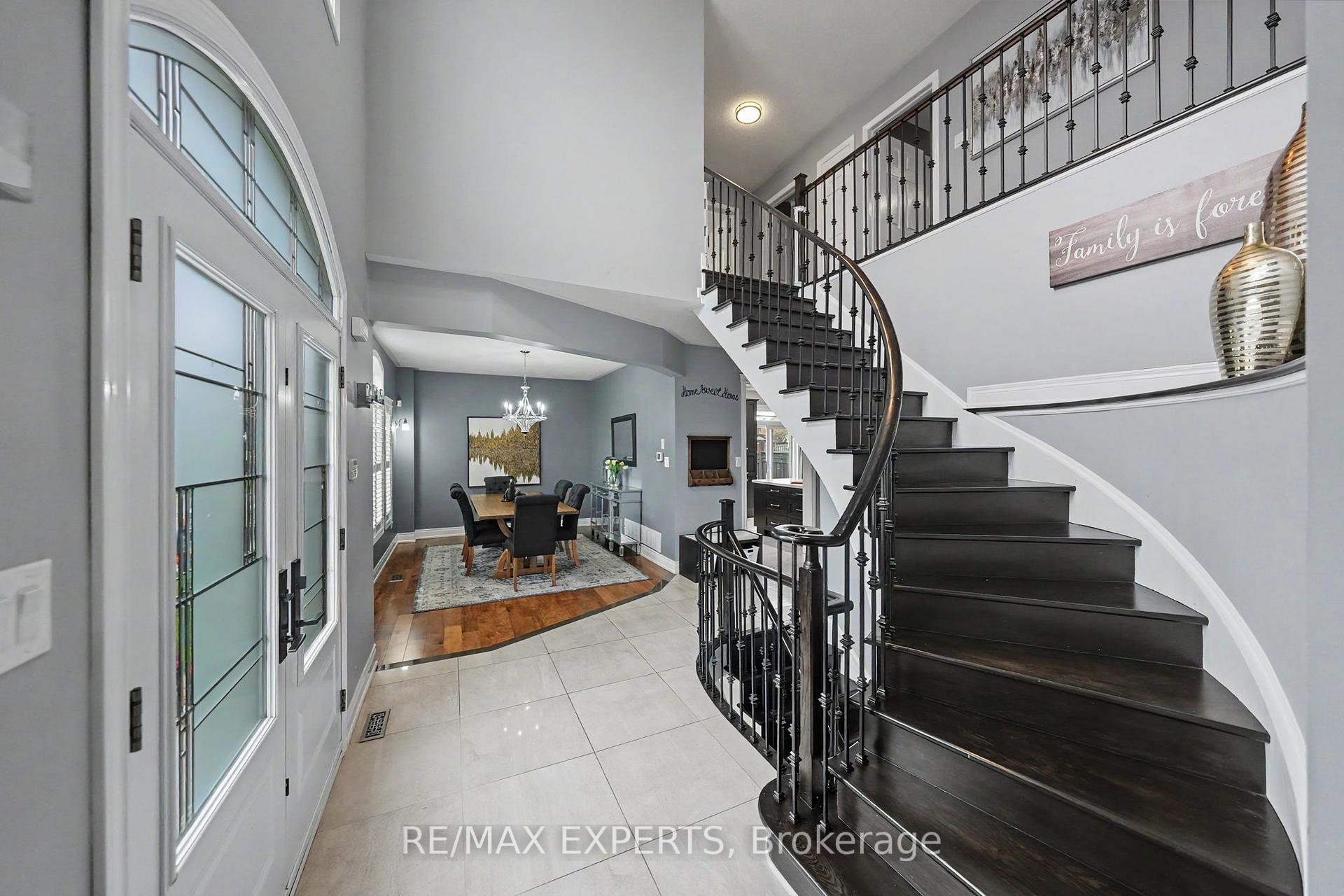 Photo 8 of 2 Ironhorse Crescent, Caledon, Bolton West — HOMEH