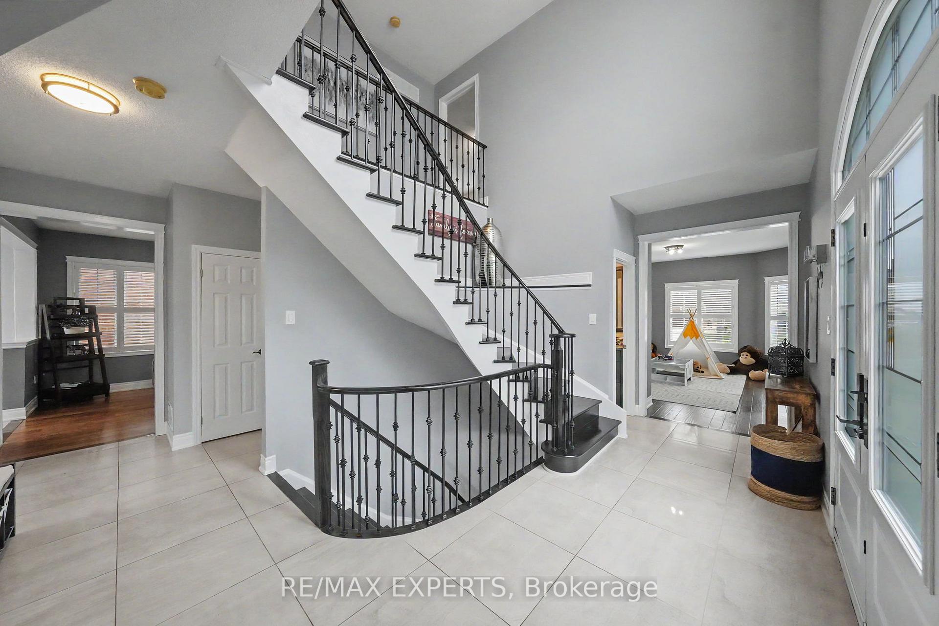 Photo 9 of 2 Ironhorse Crescent, Caledon, Bolton West — HOMEH