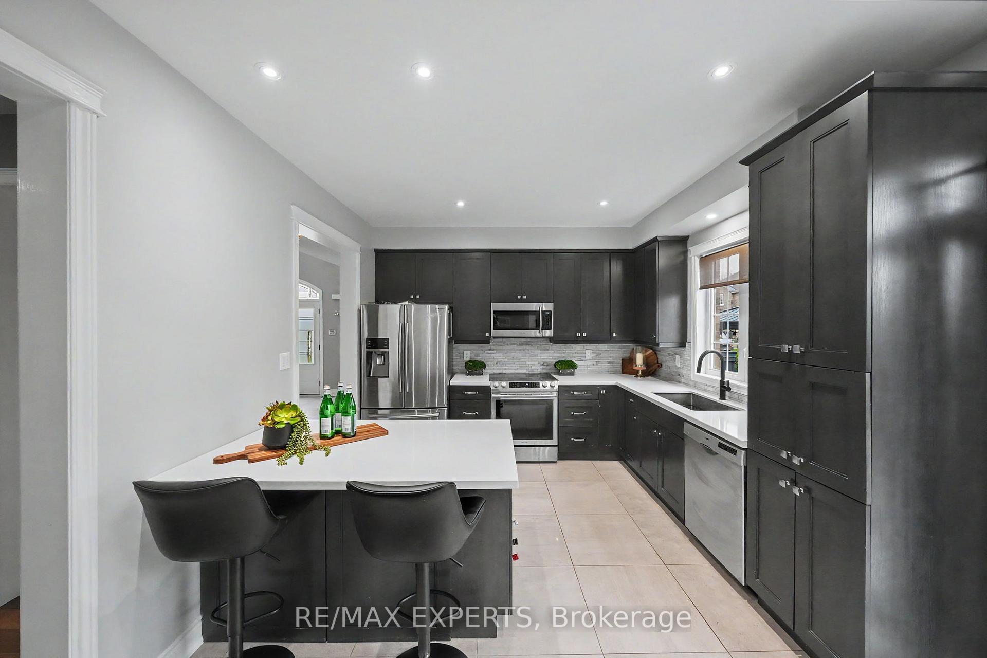 Photo 10 of 2 Ironhorse Crescent, Caledon, Bolton West — HOMEH