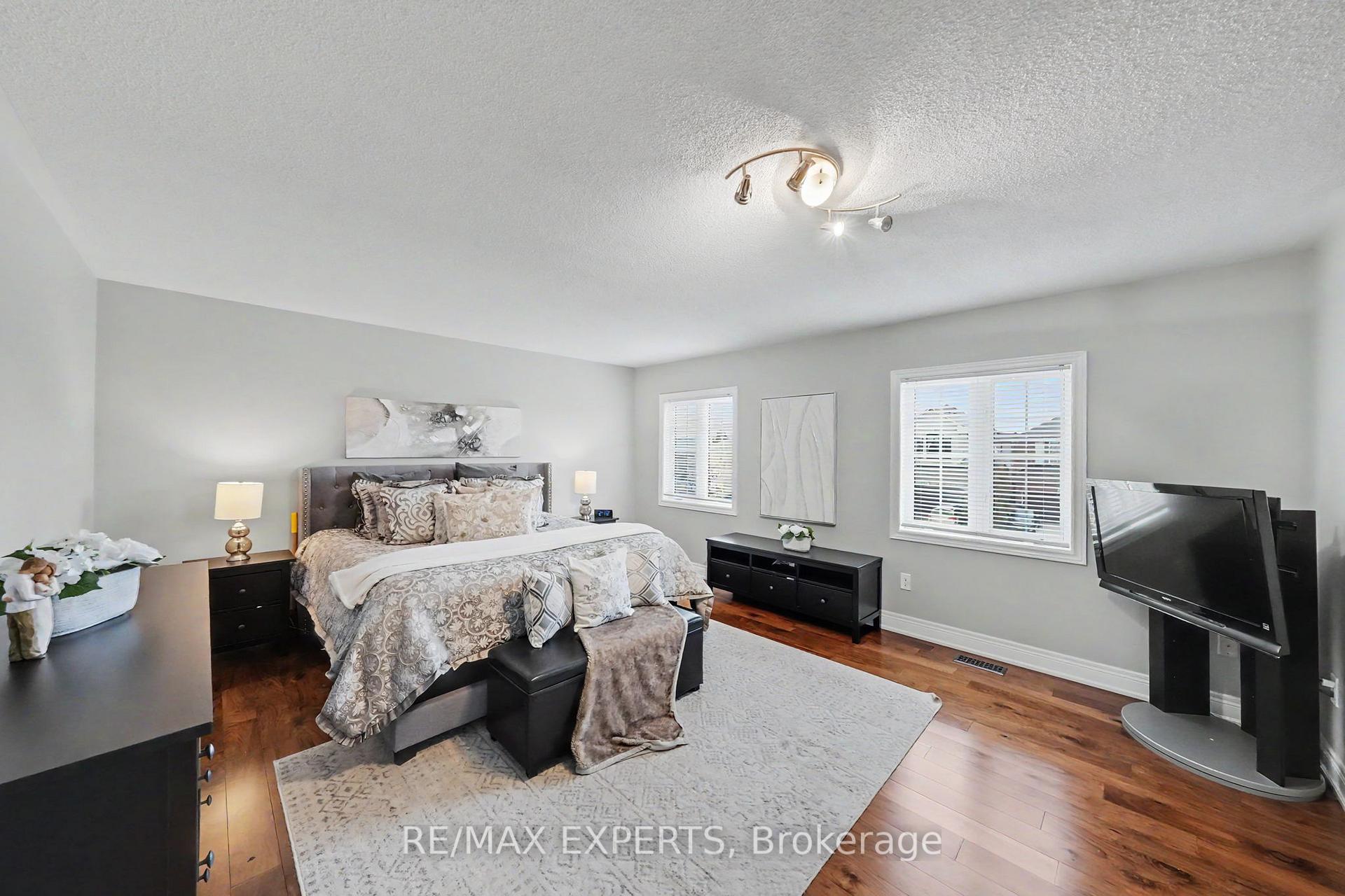 Photo 25 of 2 Ironhorse Crescent, Caledon, Bolton West — HOMEH