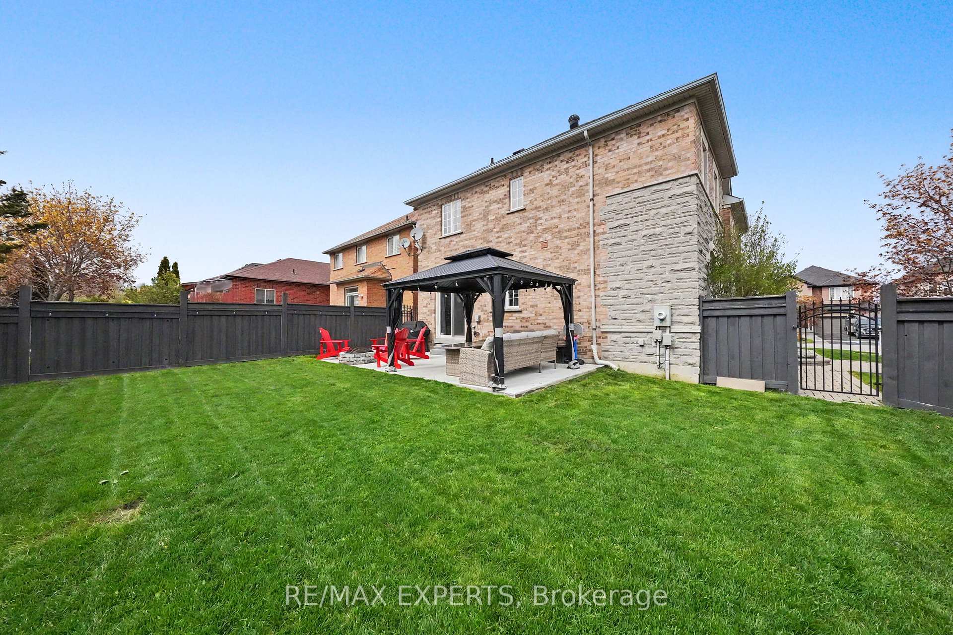 Photo 45 of 2 Ironhorse Crescent, Caledon, Bolton West — HOMEH