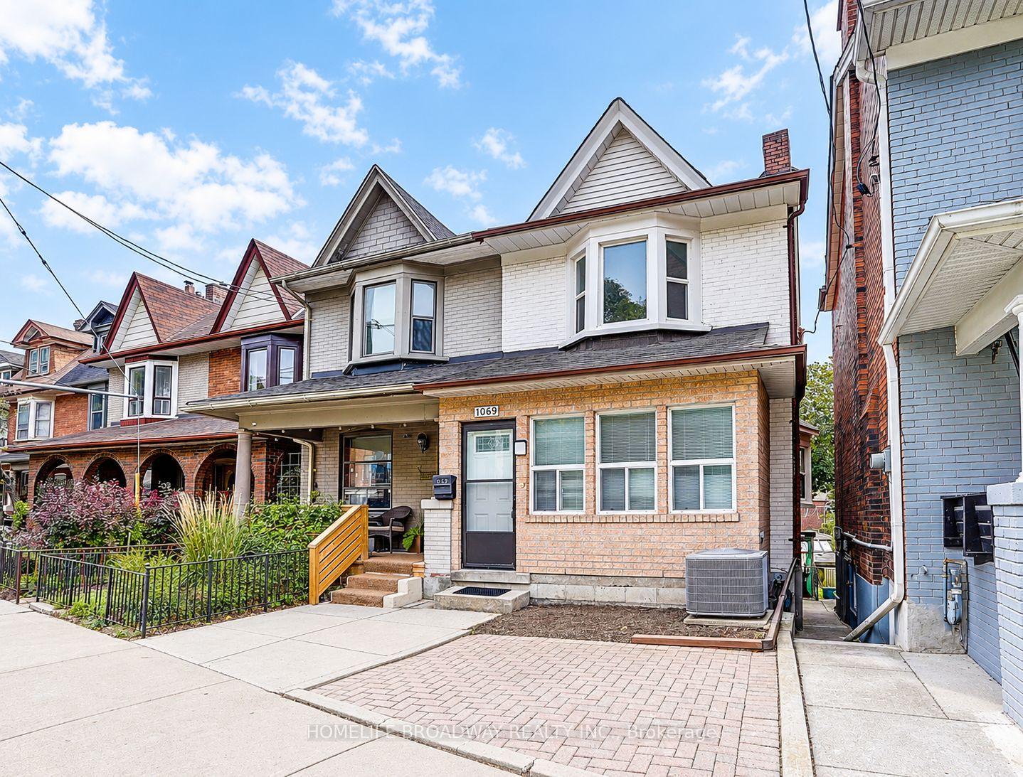 Photo 3 of 1069 Davenport Road, Toronto, Wychwood — HOMEH