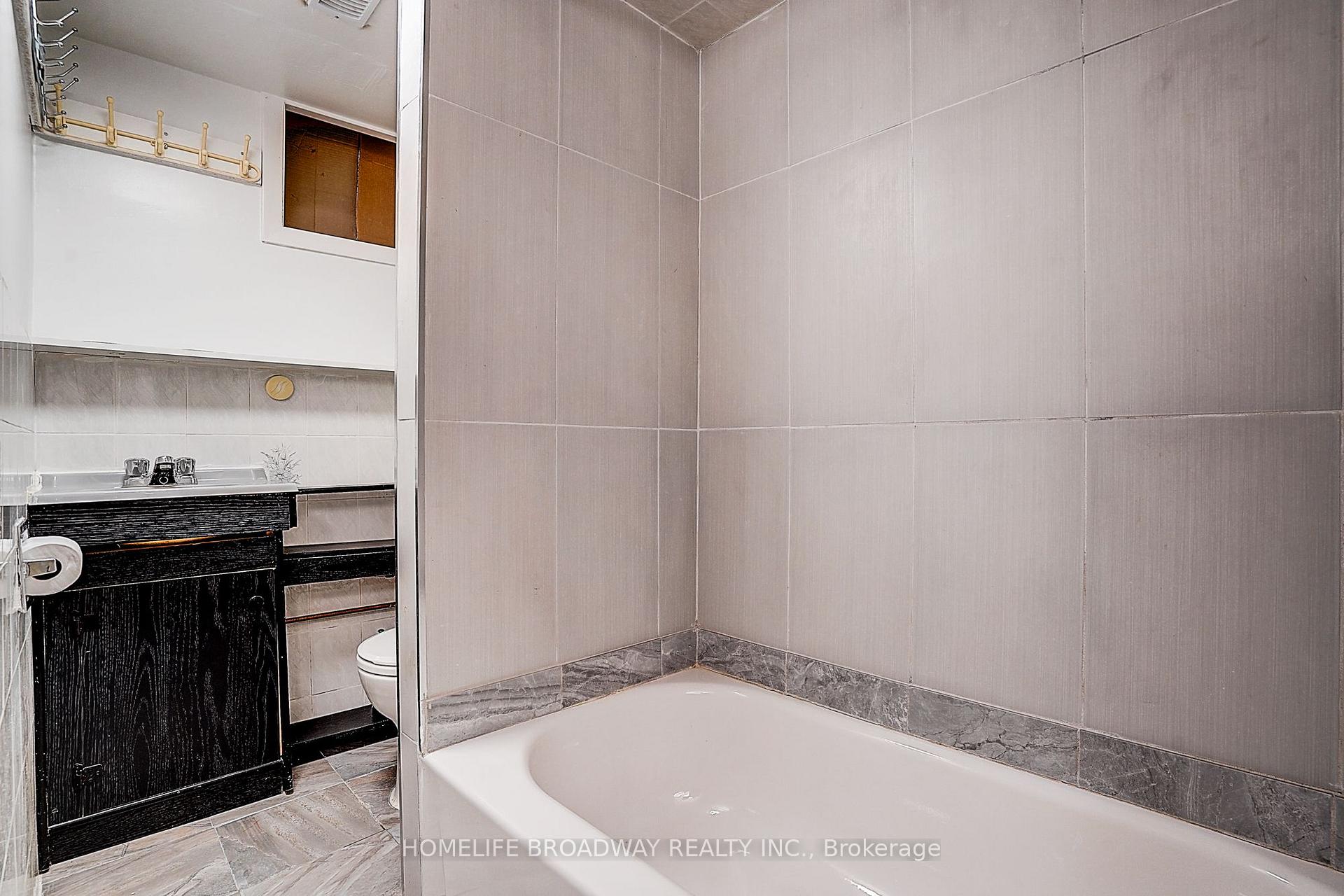 Photo 49 of 1069 Davenport Road, Toronto, Wychwood — HOMEH