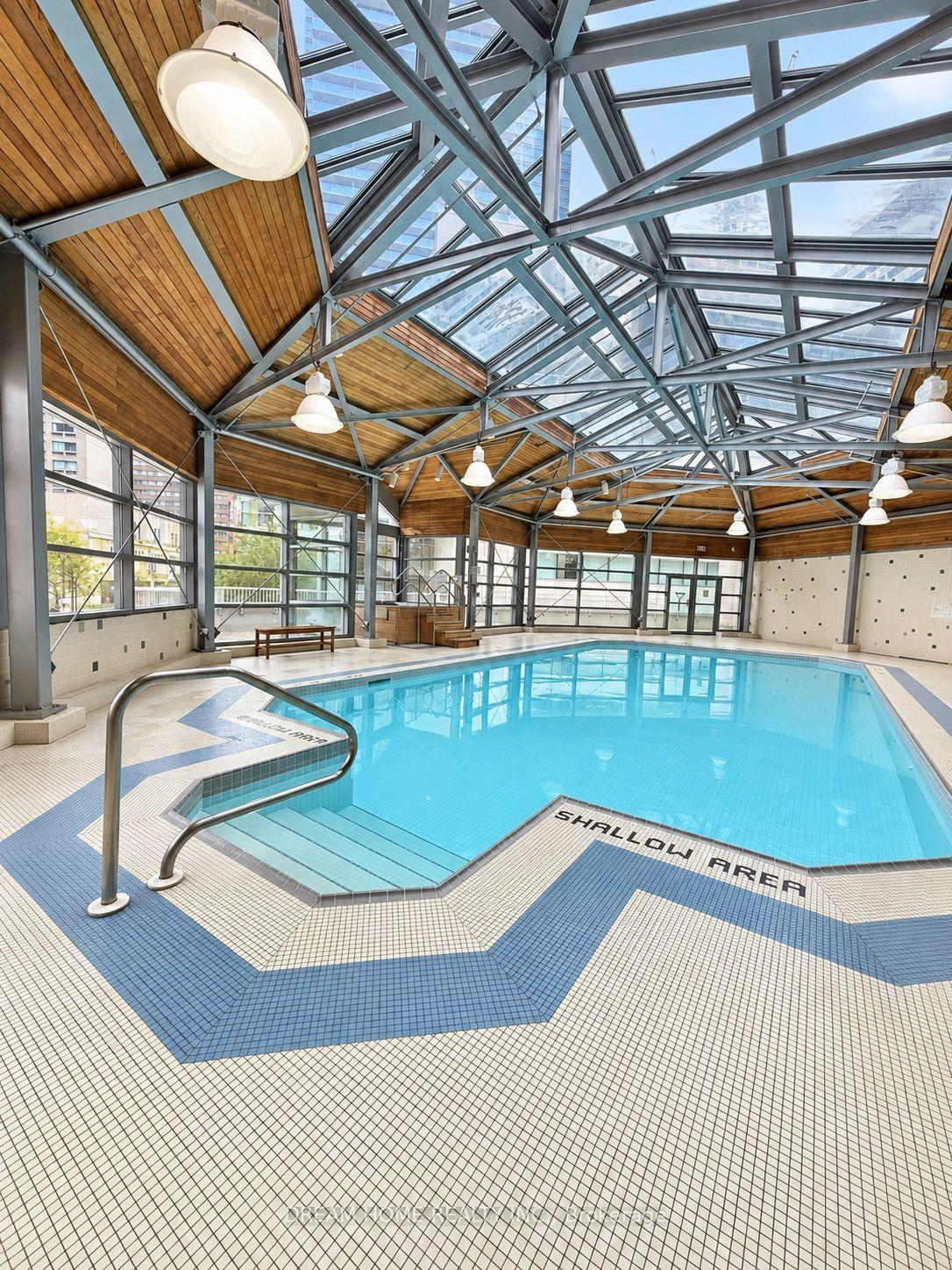 Photo 2 of Unit 1505, 717 Bay Street, Toronto, Bay Street Corridor — HOMEH