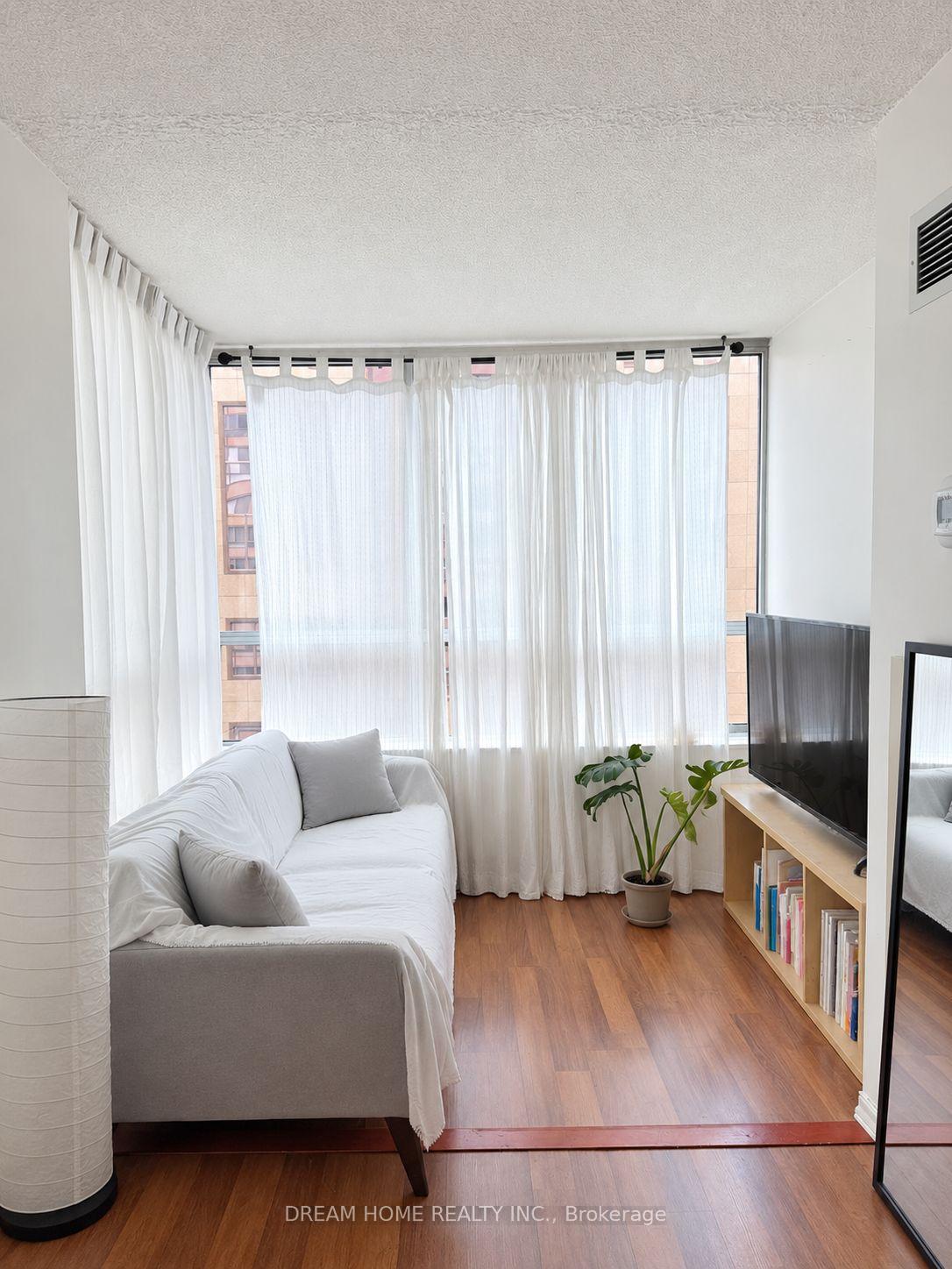 Photo 3 of Unit 1505, 717 Bay Street, Toronto, Bay Street Corridor — HOMEH