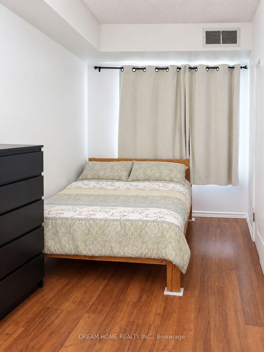 Photo 5 of Unit 1505, 717 Bay Street, Toronto, Bay Street Corridor — HOMEH