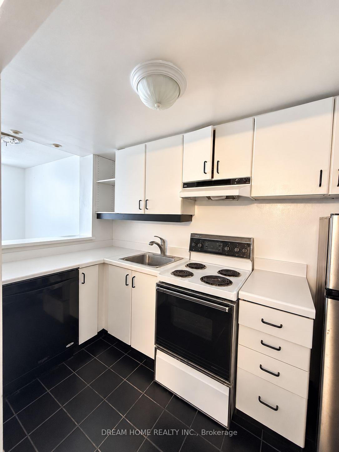 Photo 8 of Unit 1505, 717 Bay Street, Toronto, Bay Street Corridor — HOMEH