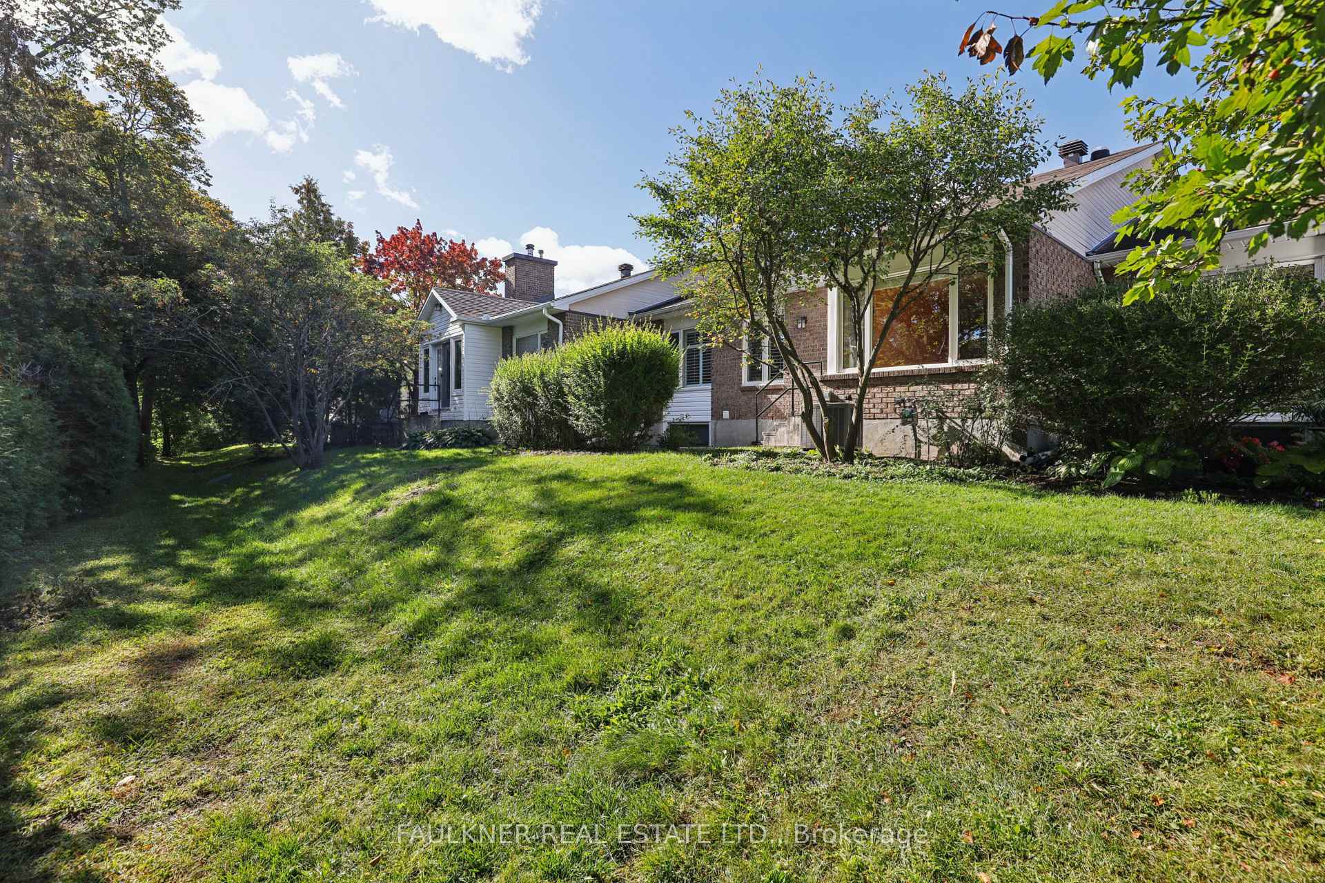 Photo 18 of 33 Pine Needles Court, Ottawa, Stittsville (Central) — HOMEH