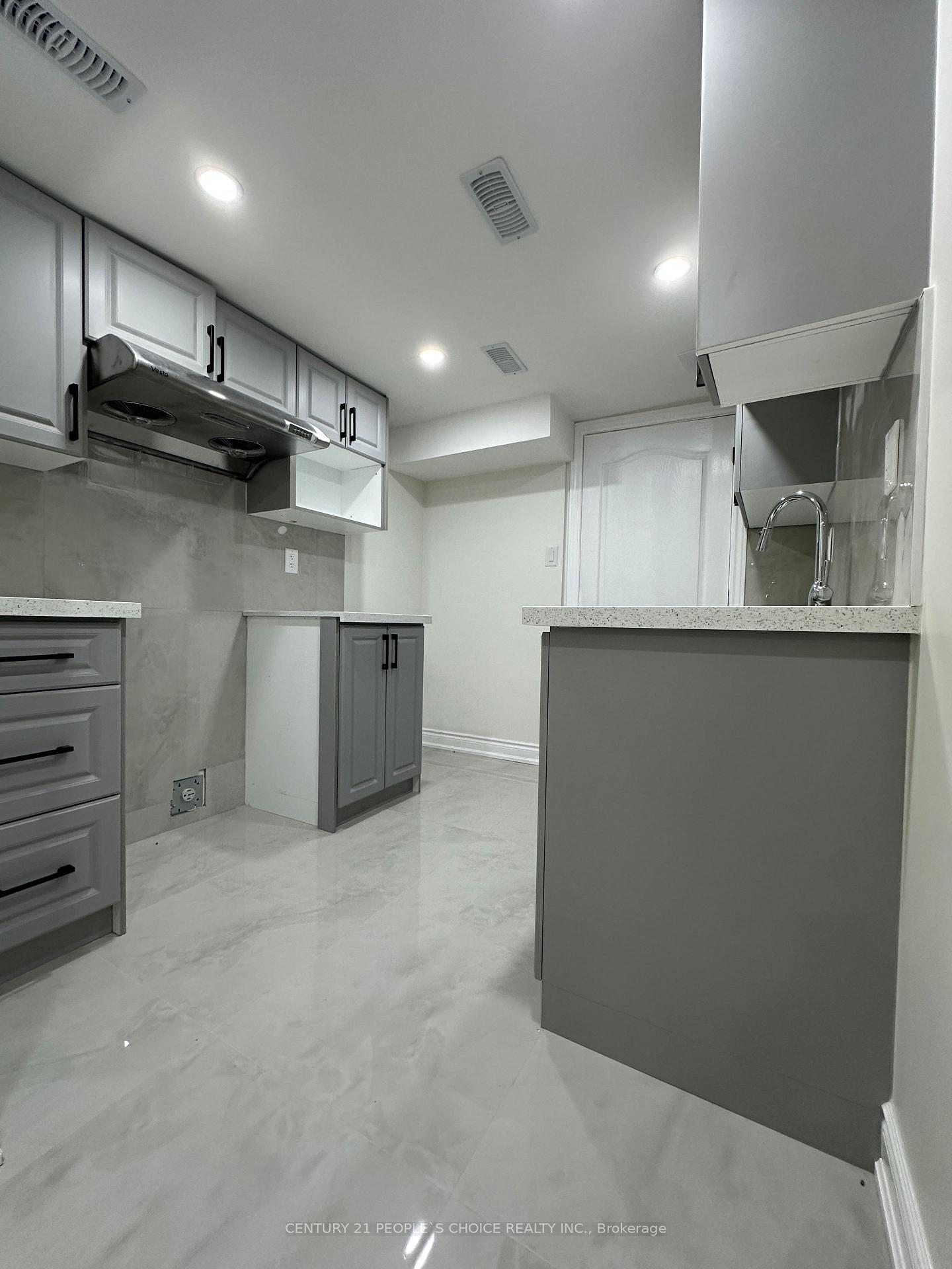 Photo 10 of Unit Unit- 2, 7490 Middleshire Drive, Mississauga, Malton — HOMEH