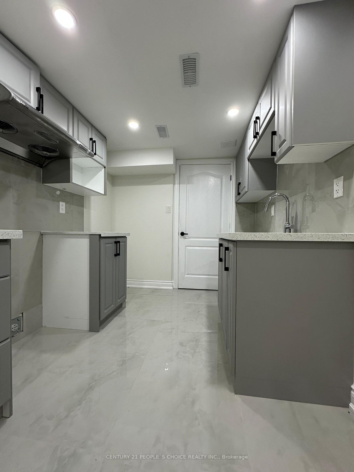 Photo 12 of Unit Unit- 2, 7490 Middleshire Drive, Mississauga, Malton — HOMEH