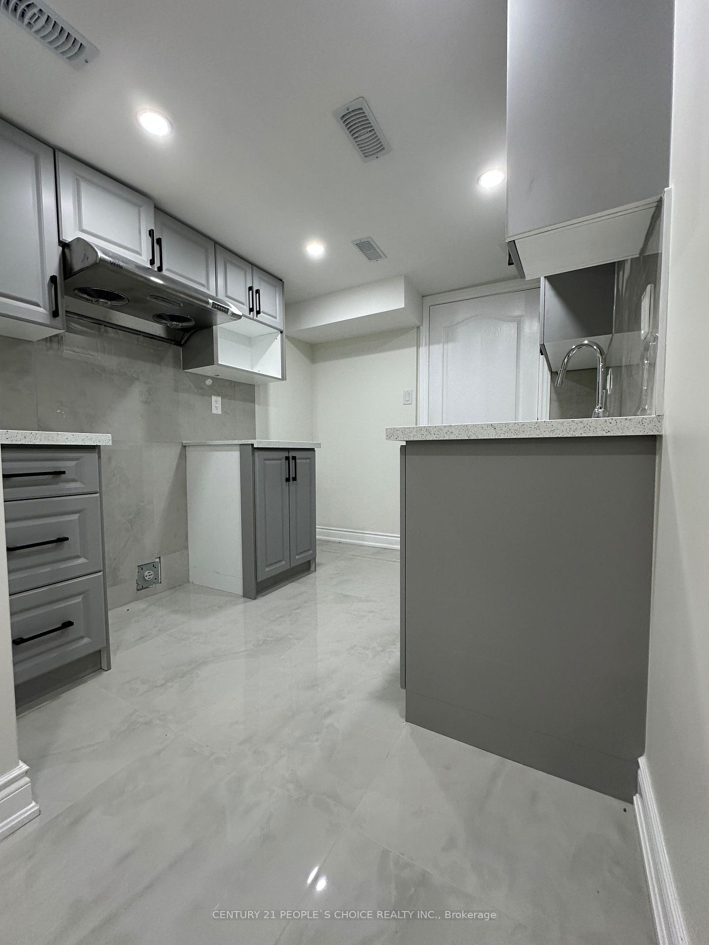 Photo 13 of Unit Unit- 2, 7490 Middleshire Drive, Mississauga, Malton — HOMEH