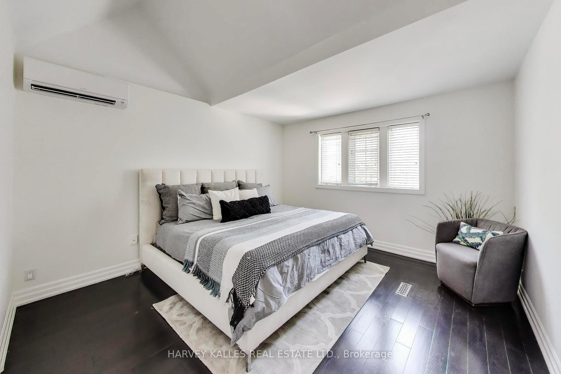 Photo 15 of 318 Sumach Street, Toronto, Cabbagetown-South St. James Town — HOMEH