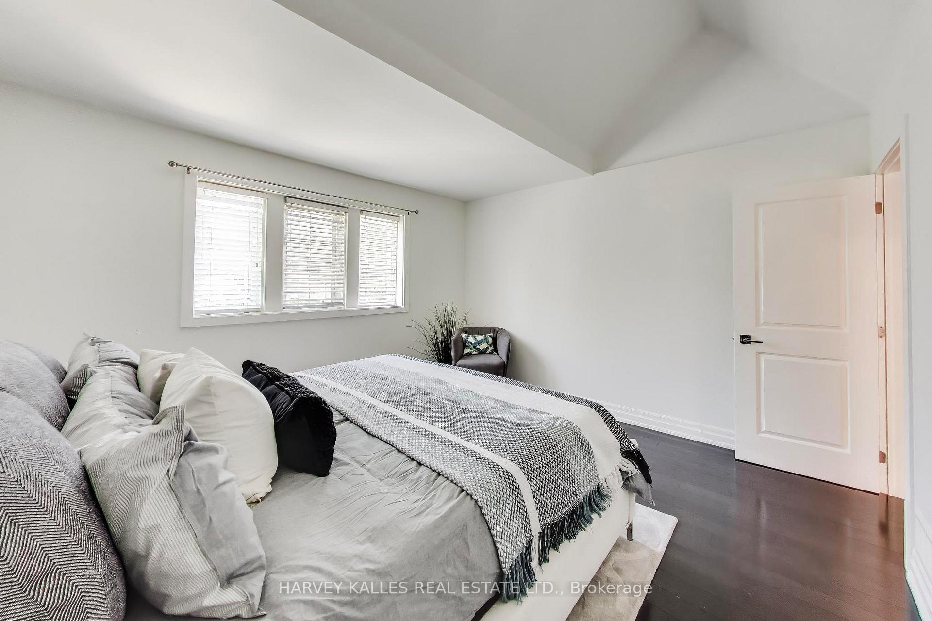 Photo 17 of 318 Sumach Street, Toronto, Cabbagetown-South St. James Town — HOMEH