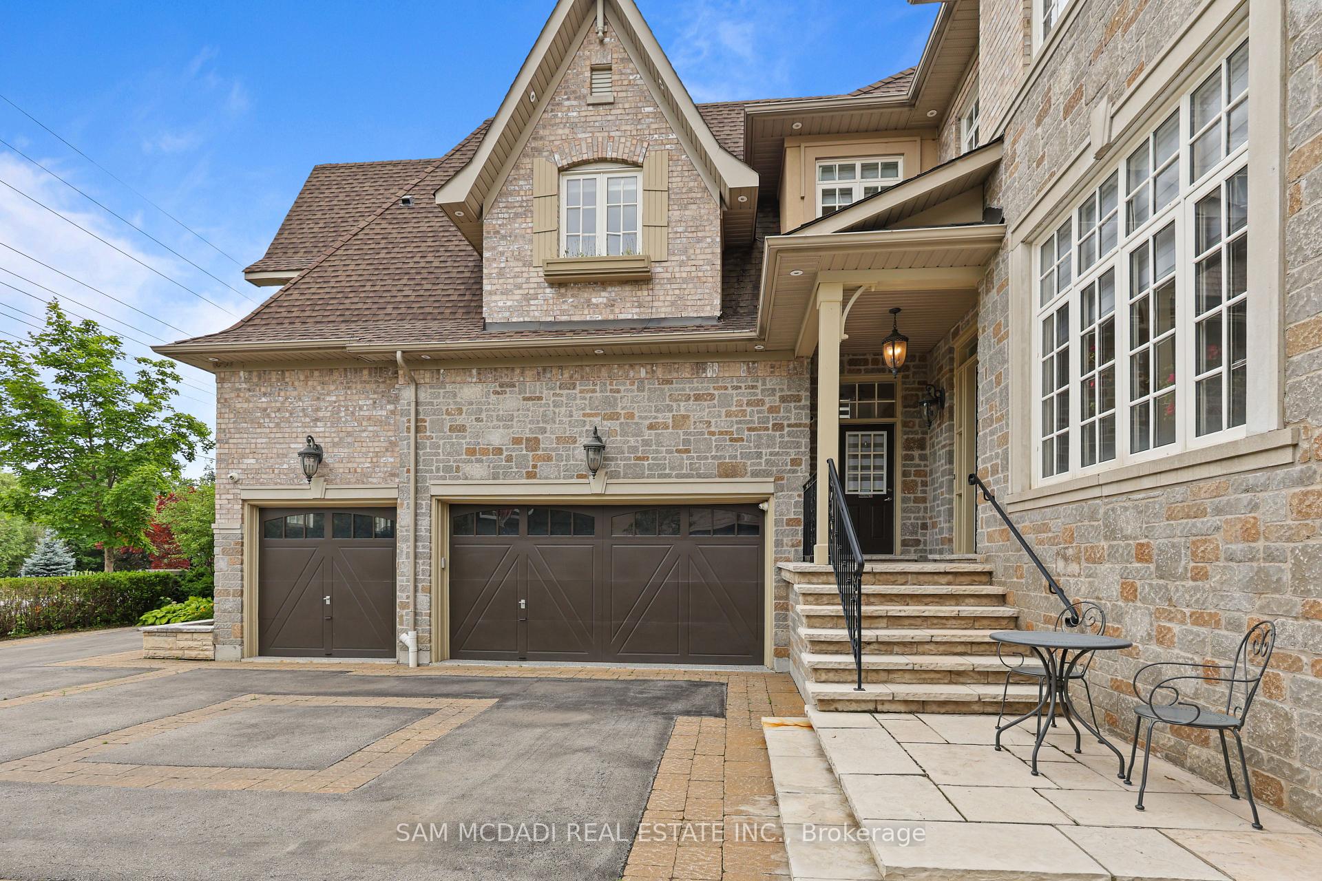 Photo 2 of 725 Queensway, Mississauga, Erindale — HOMEH