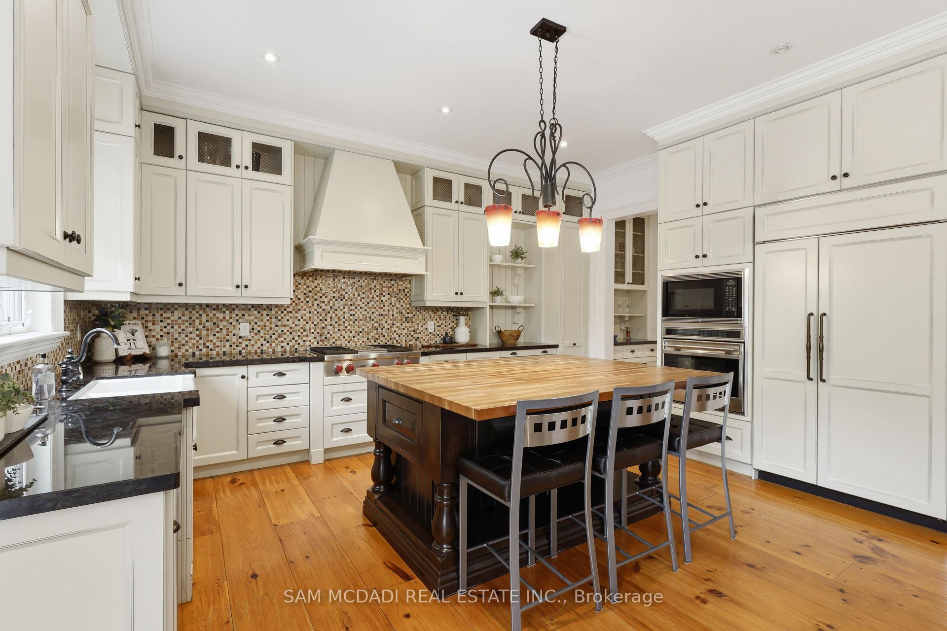 Photo 15 of 725 Queensway, Mississauga, Erindale — HOMEH