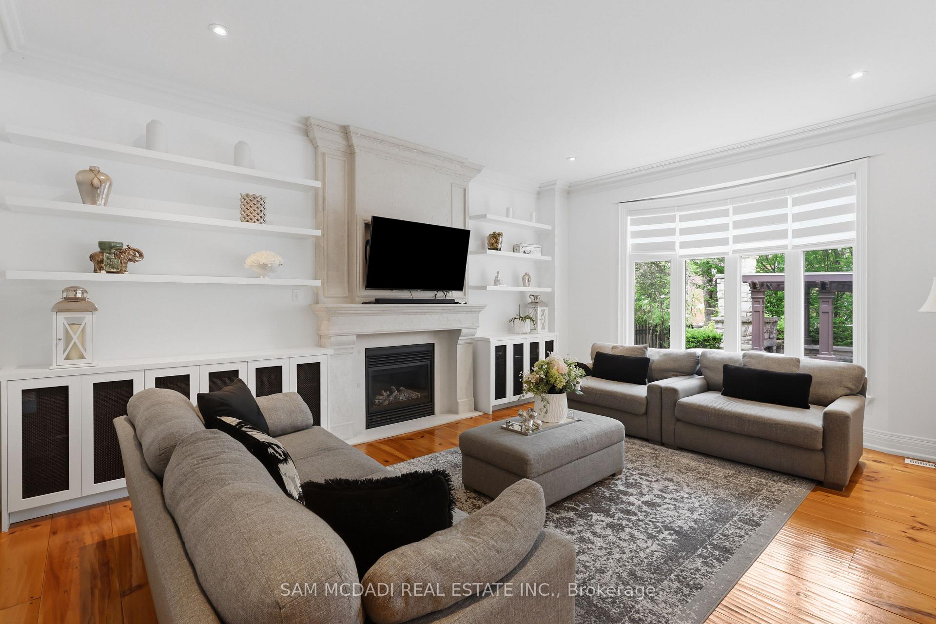 Photo 18 of 725 Queensway, Mississauga, Erindale — HOMEH