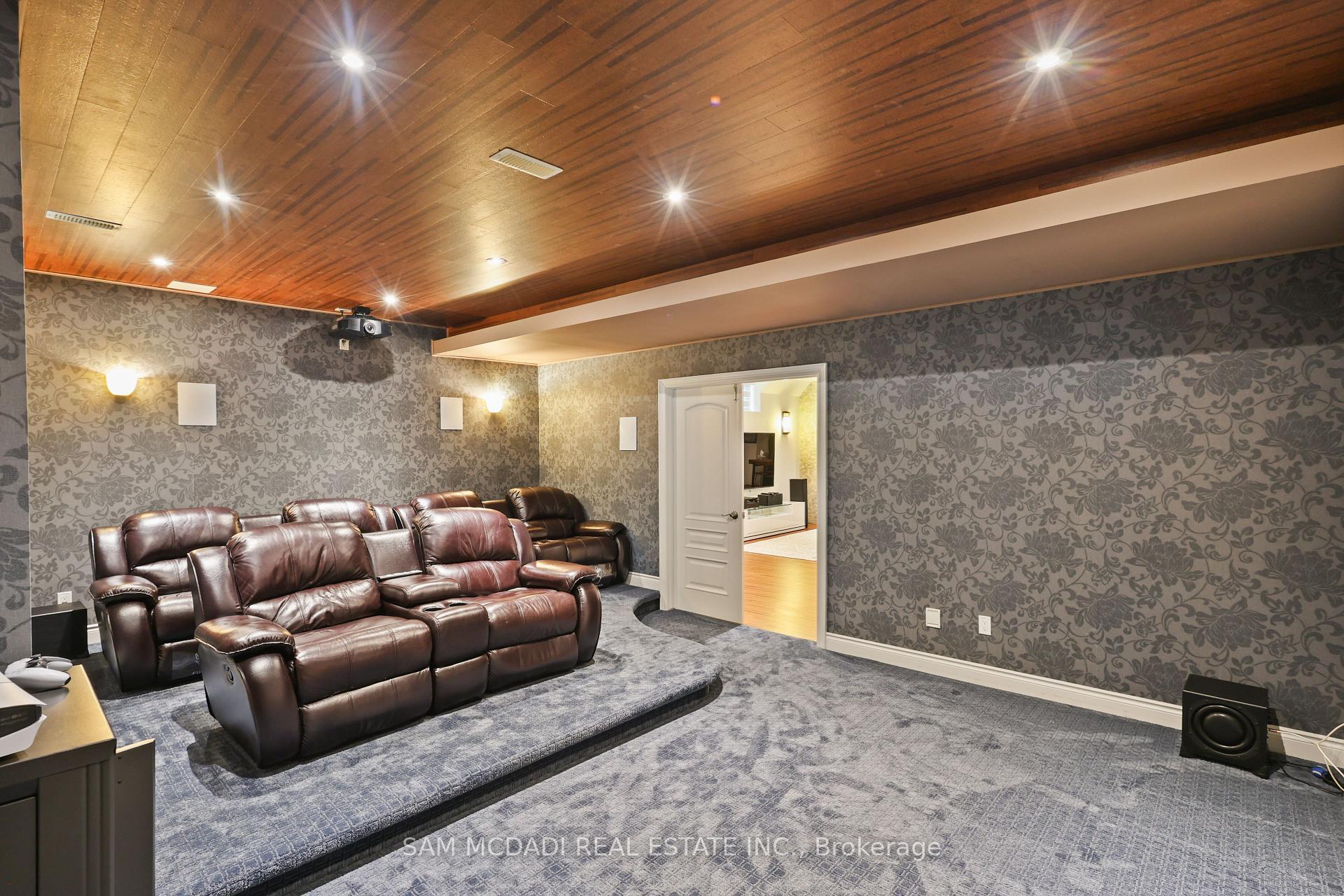 Photo 43 of 725 Queensway, Mississauga, Erindale — HOMEH