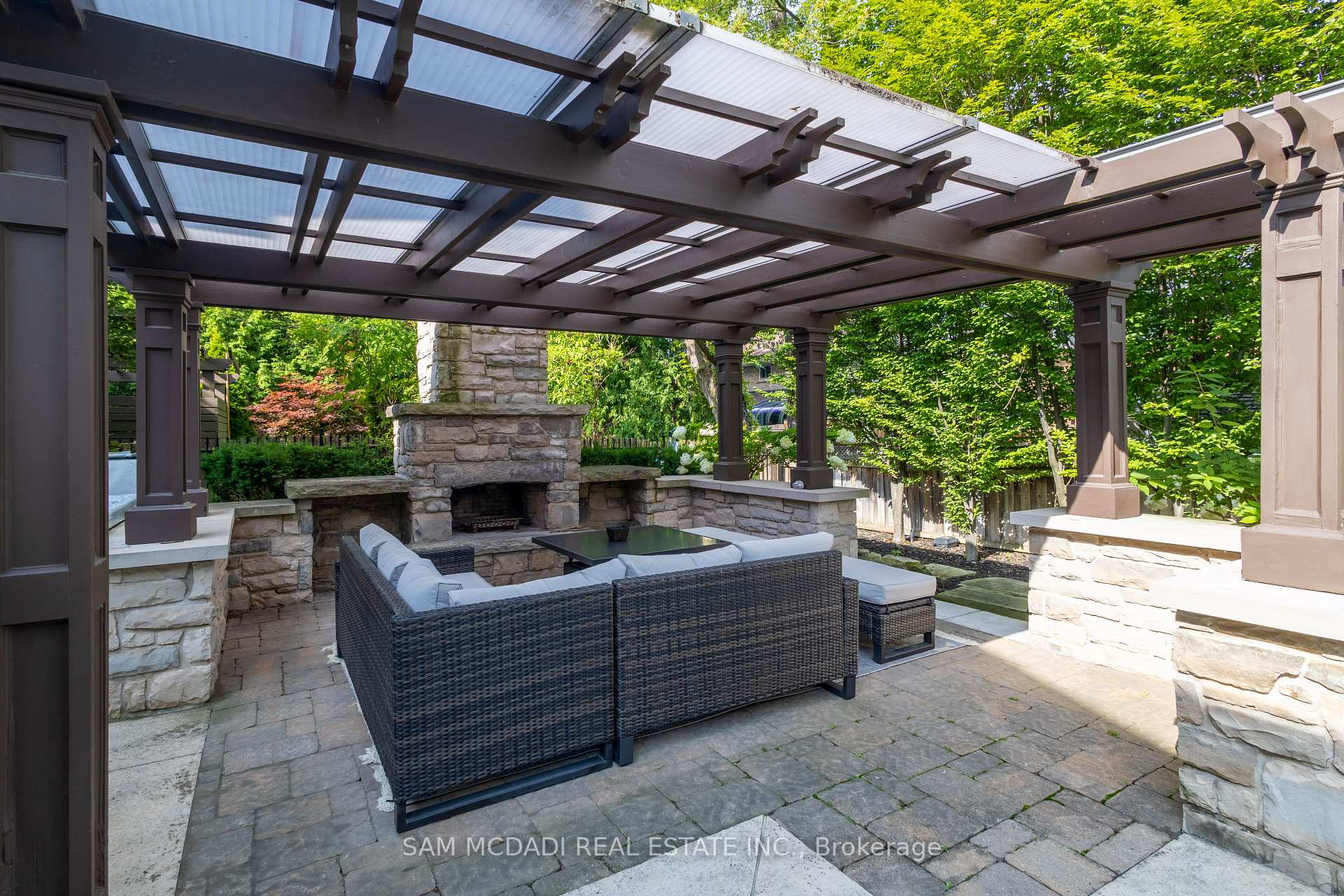 Photo 47 of 725 Queensway, Mississauga, Erindale — HOMEH