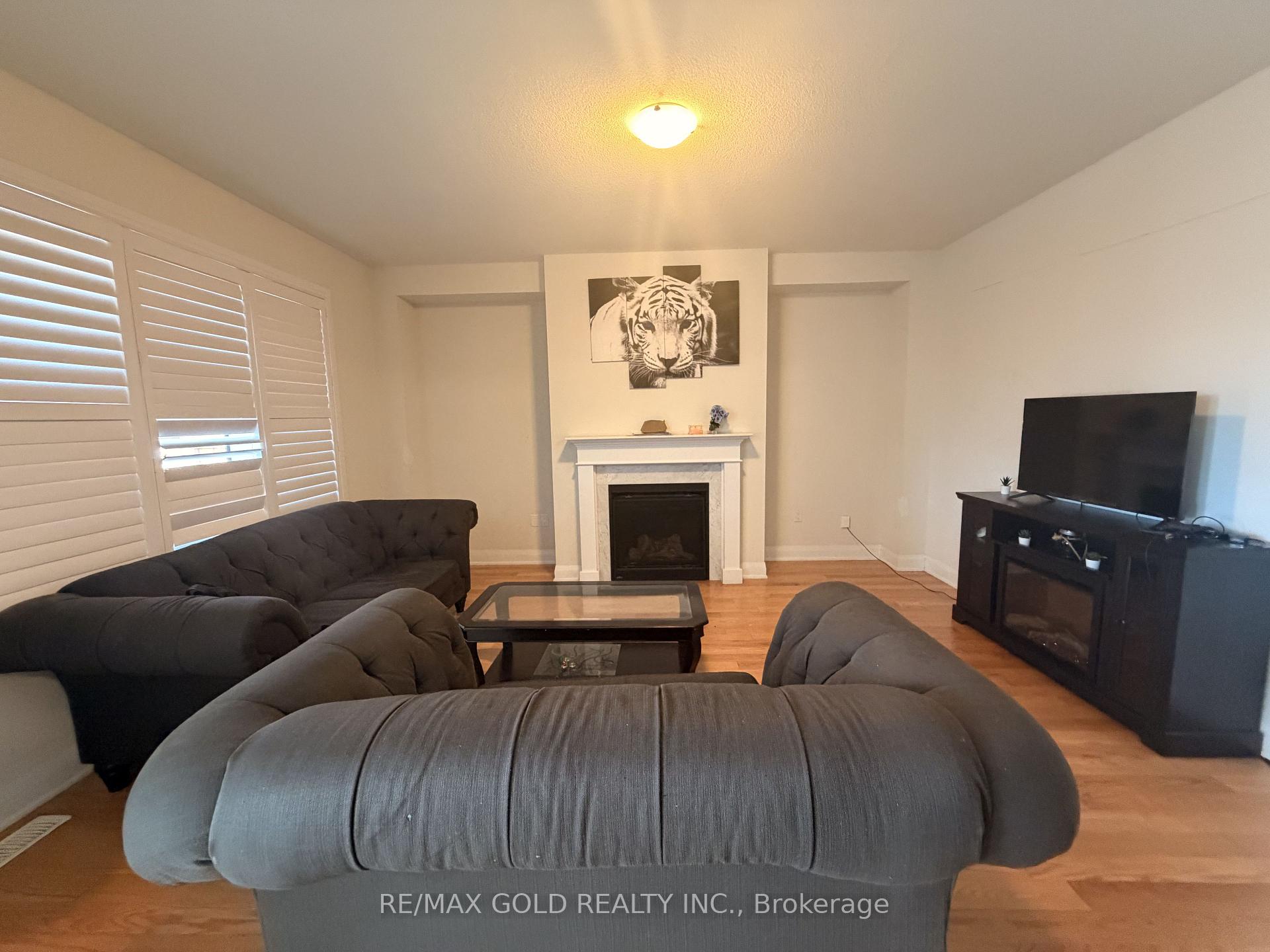 Photo 3 of 20 Moorhart Crescent, Caledon, Rural Caledon — HOMEH