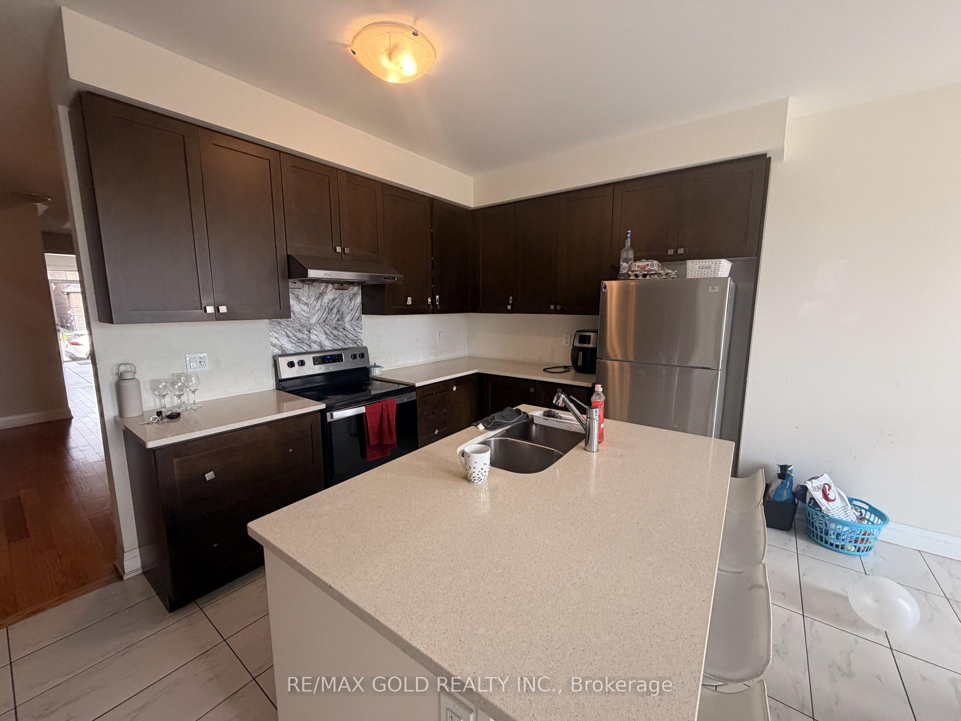 Photo 4 of 20 Moorhart Crescent, Caledon, Rural Caledon — HOMEH