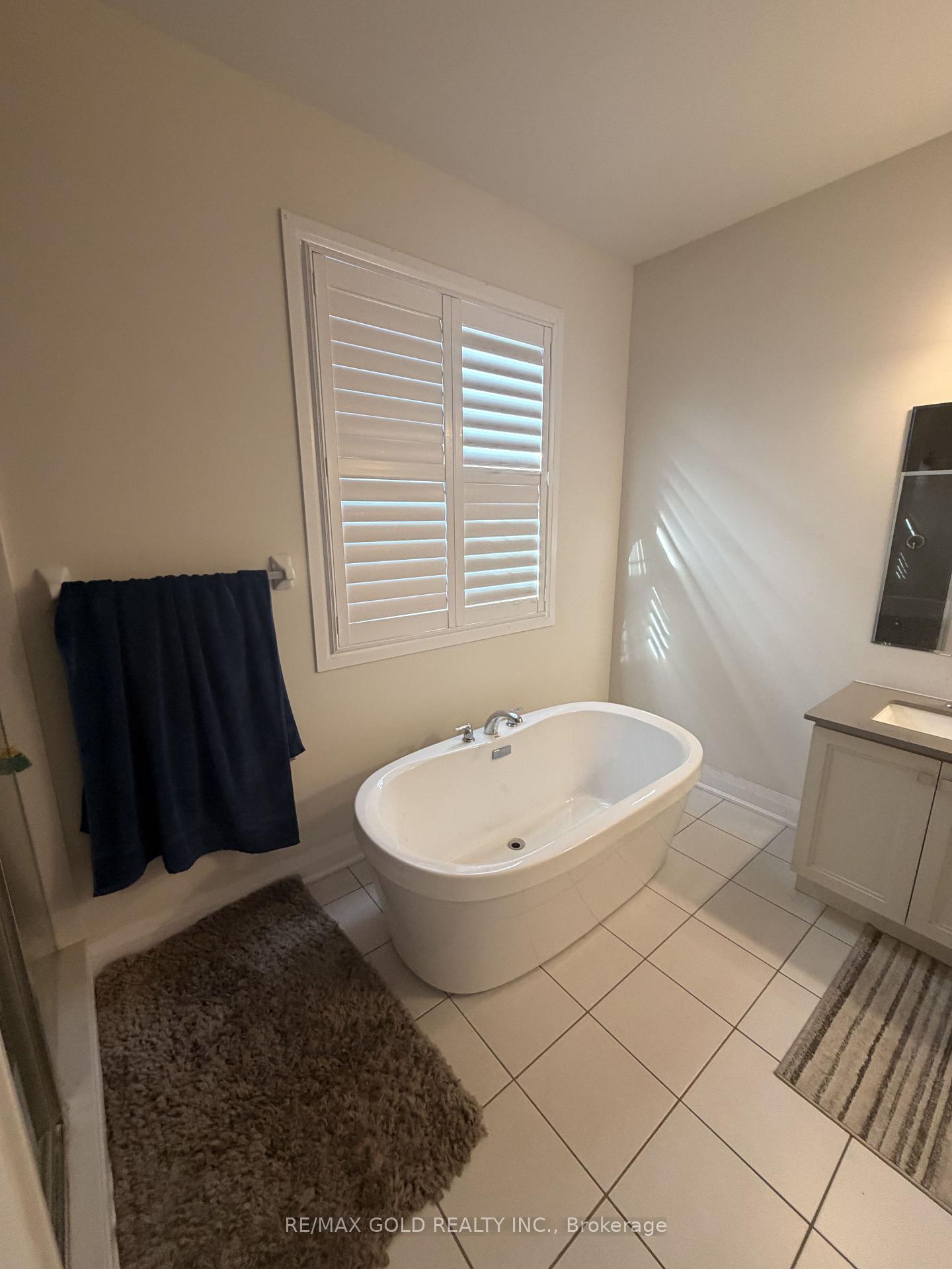 Photo 15 of 20 Moorhart Crescent, Caledon, Rural Caledon — HOMEH