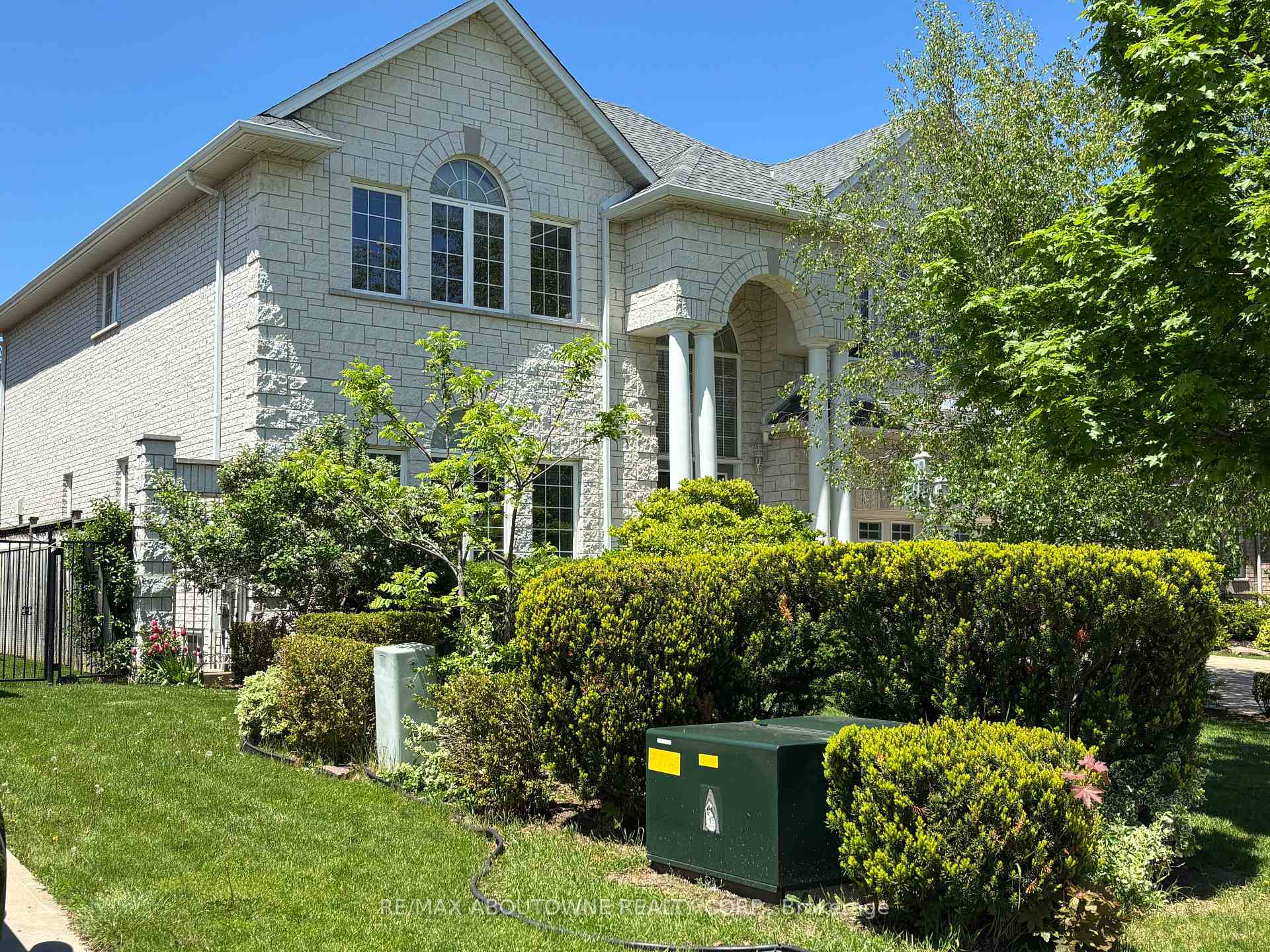 Photo 2 of 6 Fourseasons Drive, Hamilton, Winona — HOMEH