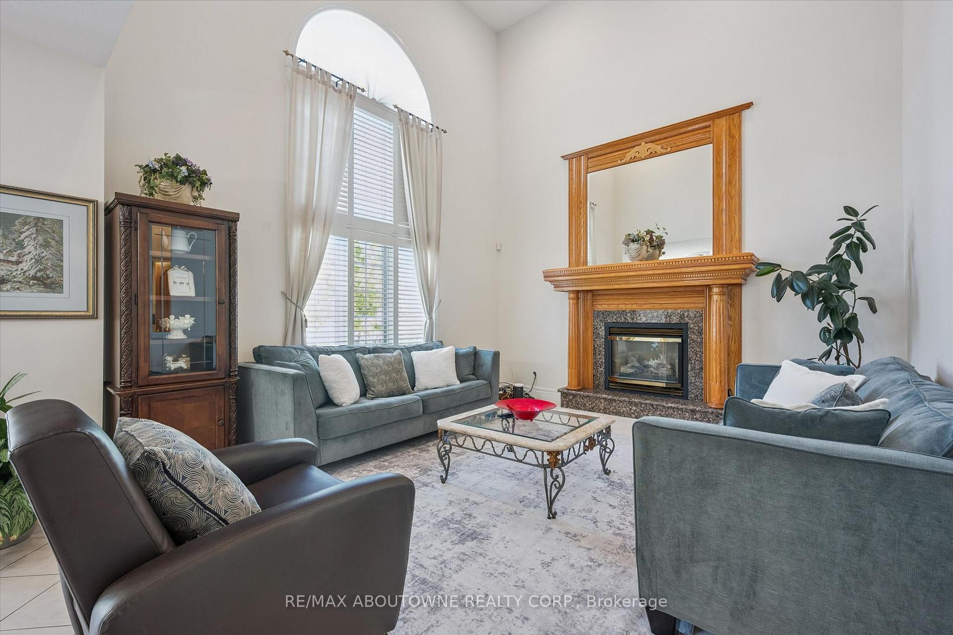 Photo 11 of 6 Fourseasons Drive, Hamilton, Winona — HOMEH