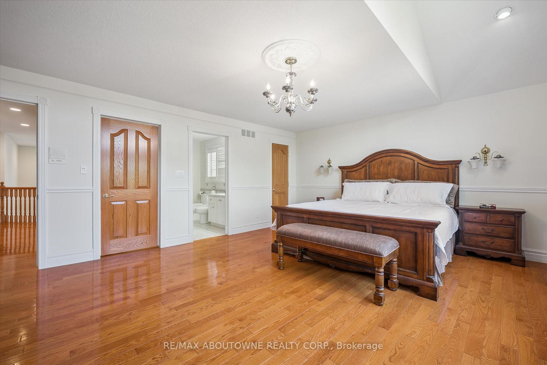 Photo 21 of 6 Fourseasons Drive, Hamilton, Winona — HOMEH