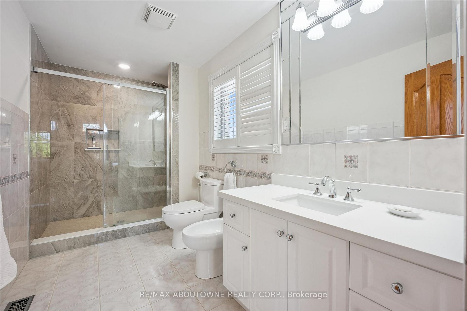 Photo 22 of 6 Fourseasons Drive, Hamilton, Winona — HOMEH
