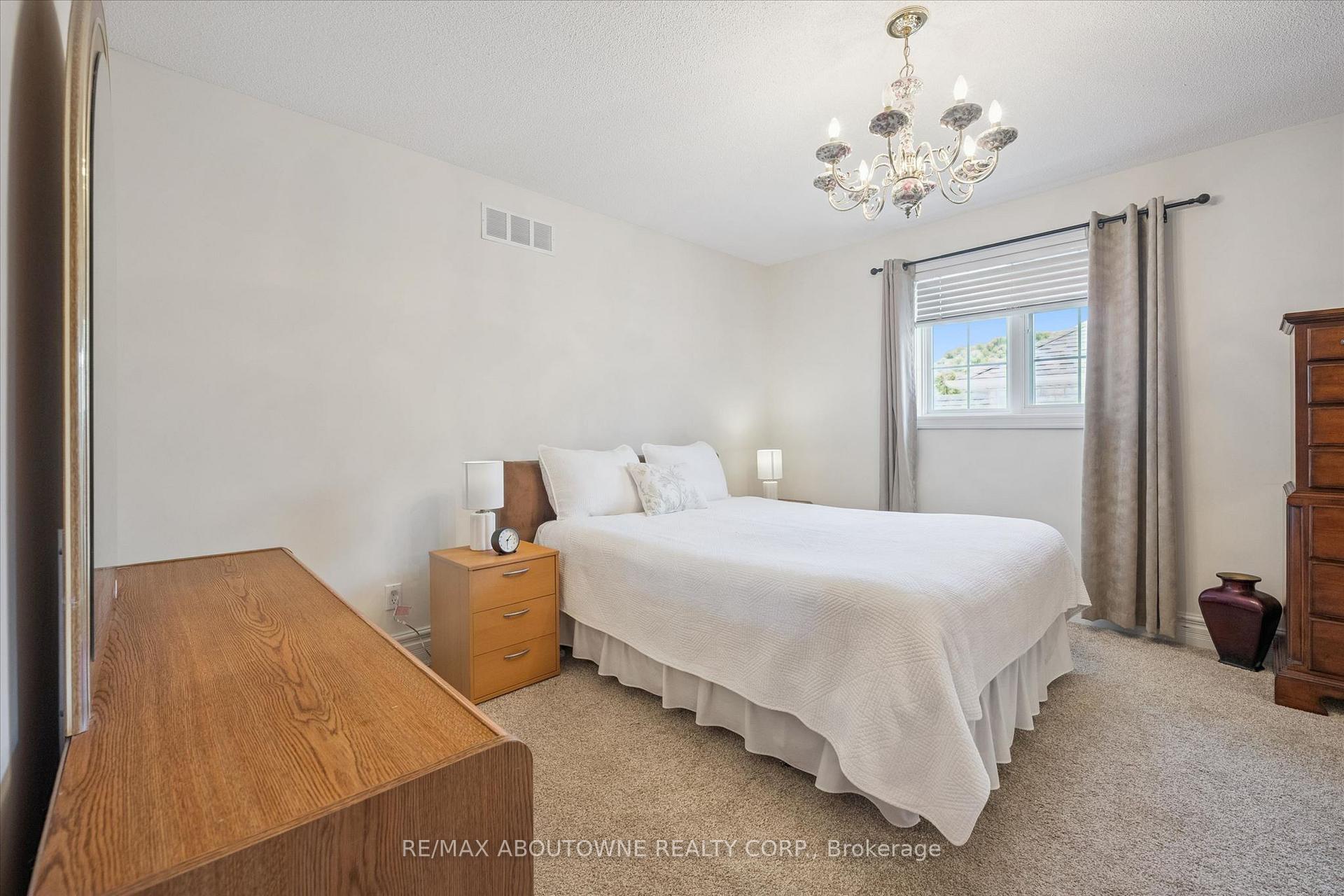 Photo 25 of 6 Fourseasons Drive, Hamilton, Winona — HOMEH
