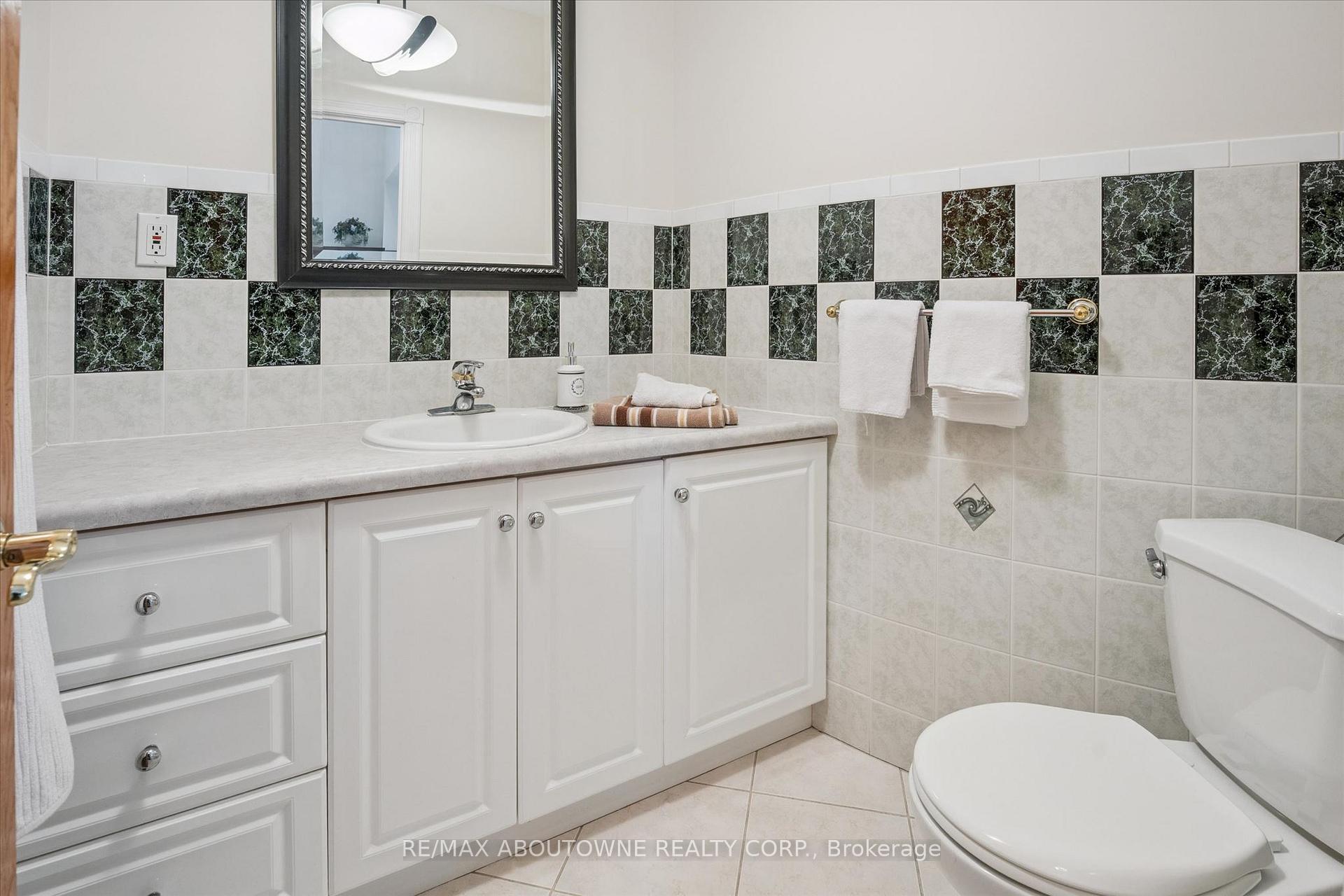 Photo 28 of 6 Fourseasons Drive, Hamilton, Winona — HOMEH