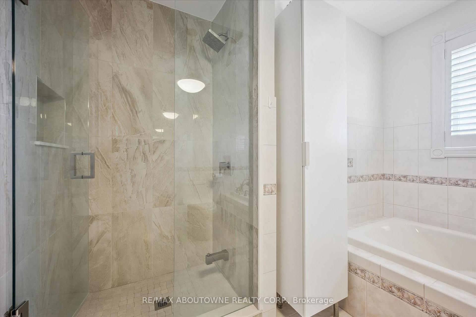 Photo 30 of 6 Fourseasons Drive, Hamilton, Winona — HOMEH