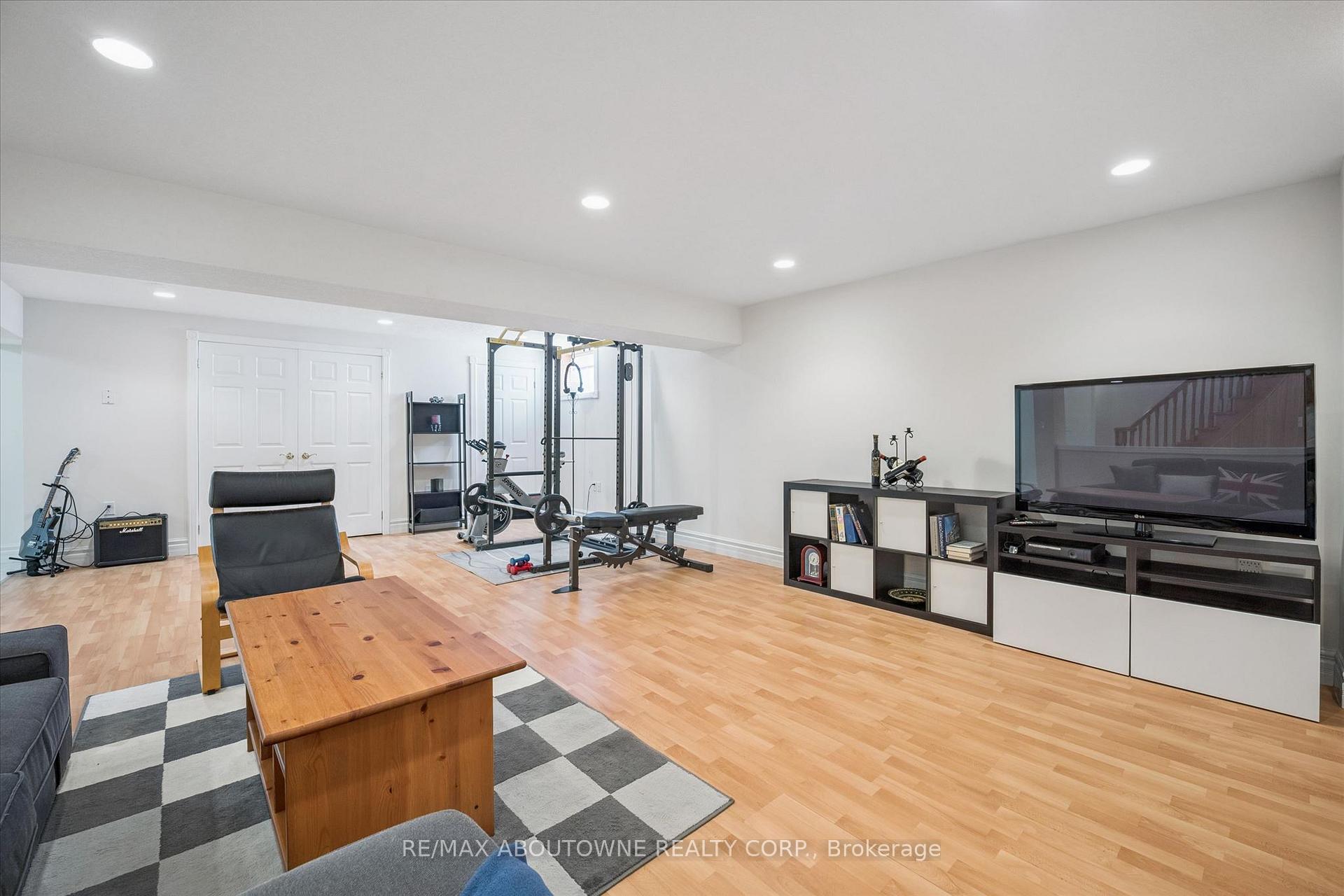 Photo 33 of 6 Fourseasons Drive, Hamilton, Winona — HOMEH