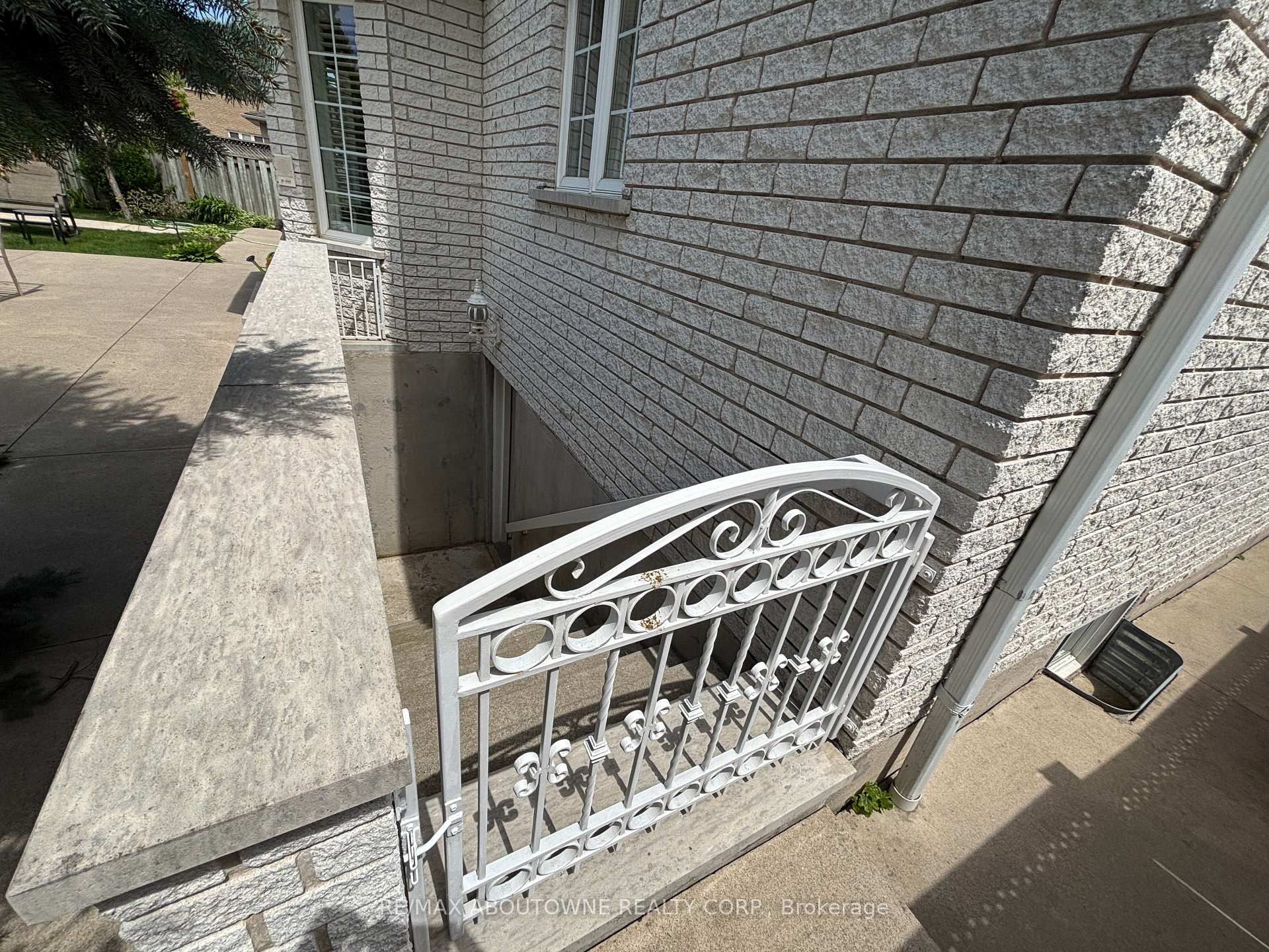Photo 49 of 6 Fourseasons Drive, Hamilton, Winona — HOMEH