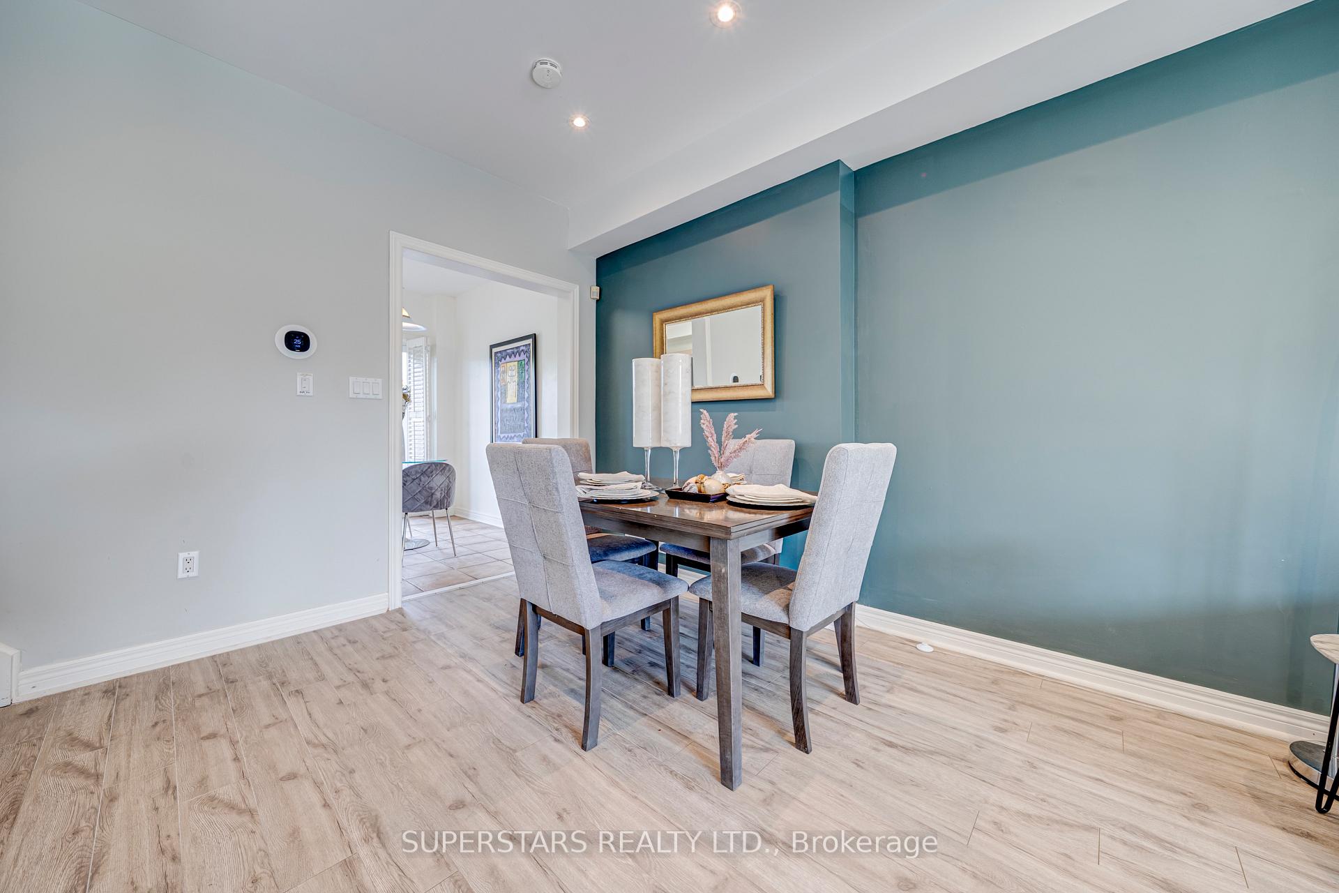 Photo 5 of 119 Pond Drive, Markham, Commerce Valley — HOMEH